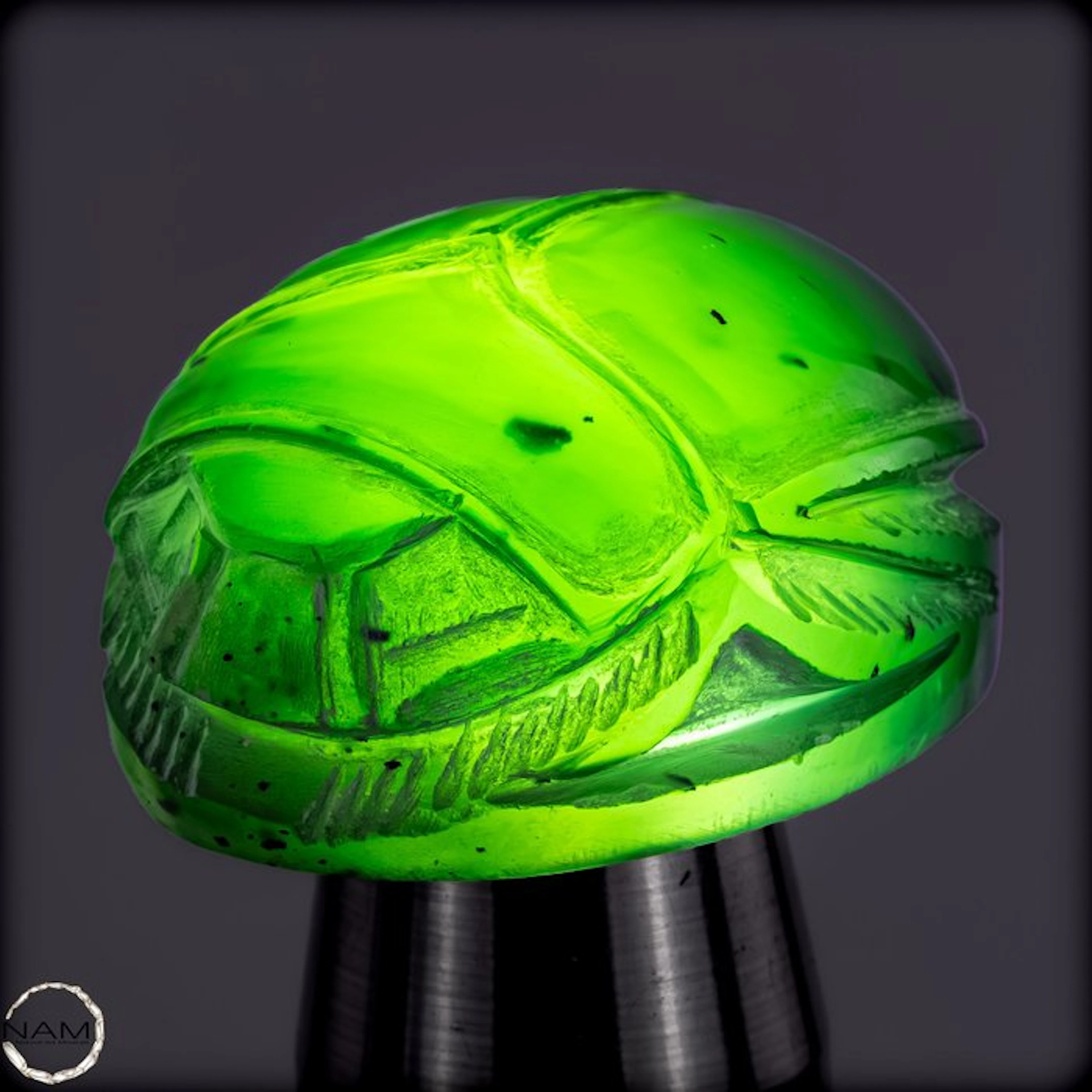 Jade nephrite scarab from Burma – hand-carved gemstone...
