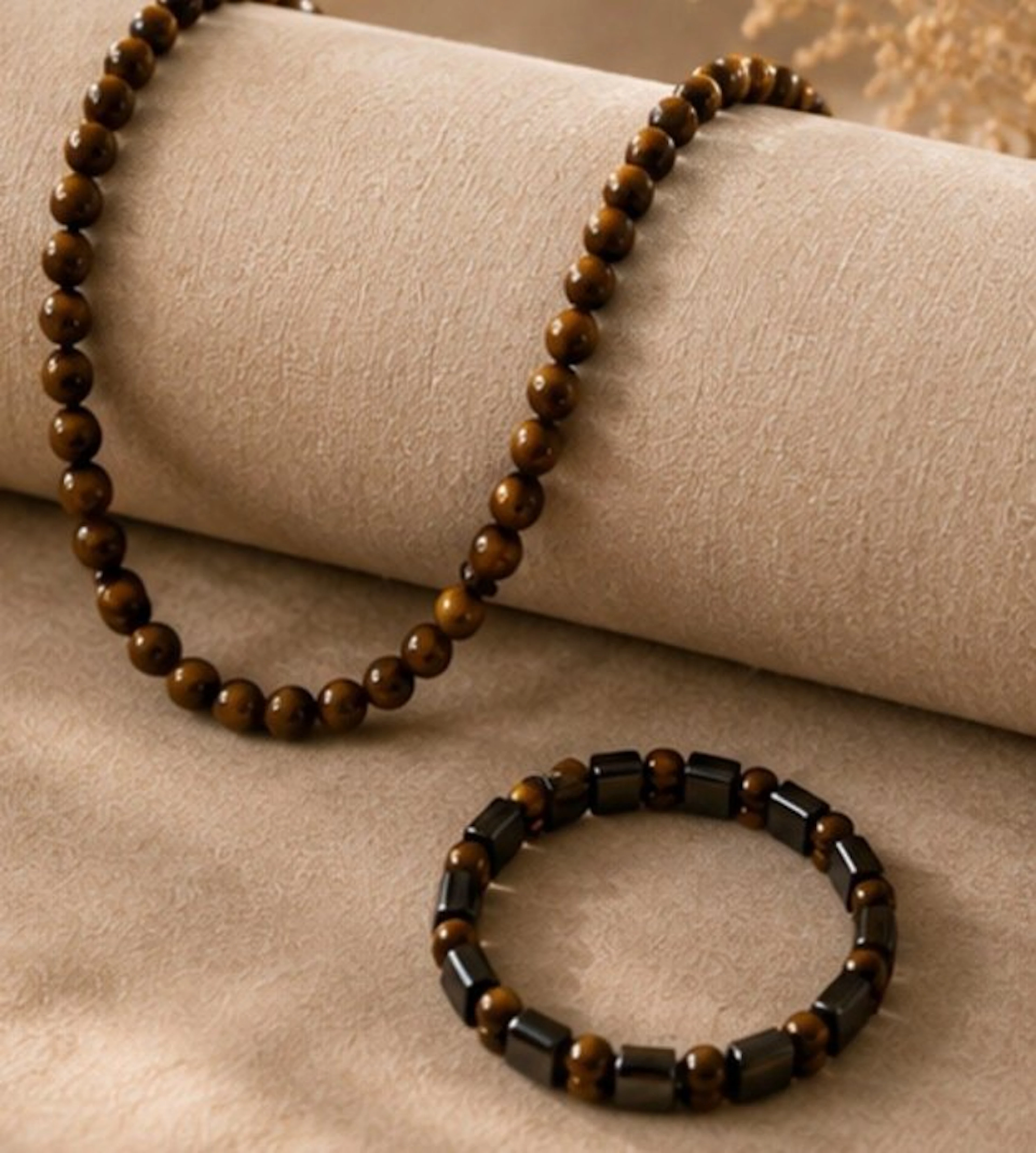 Stunning two-piece jewellery set Tiger Eye necklace and a...