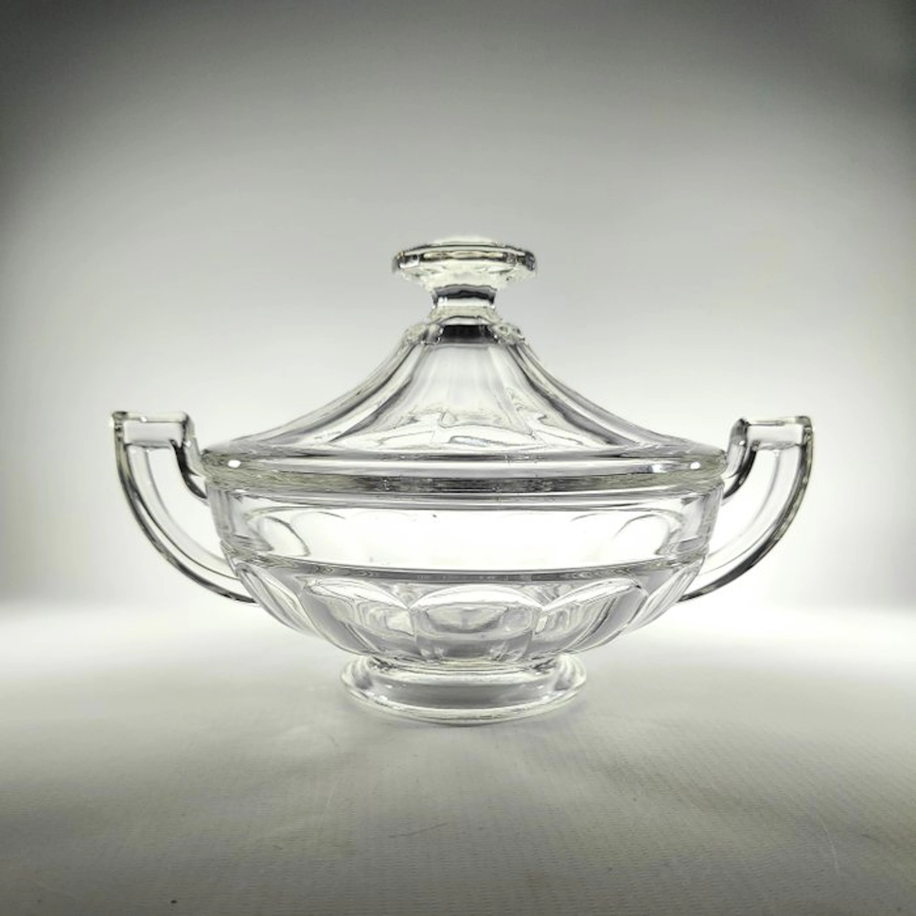Val Saint Lambert - Charles Graffart - Platter - Noemi with lid - Glass