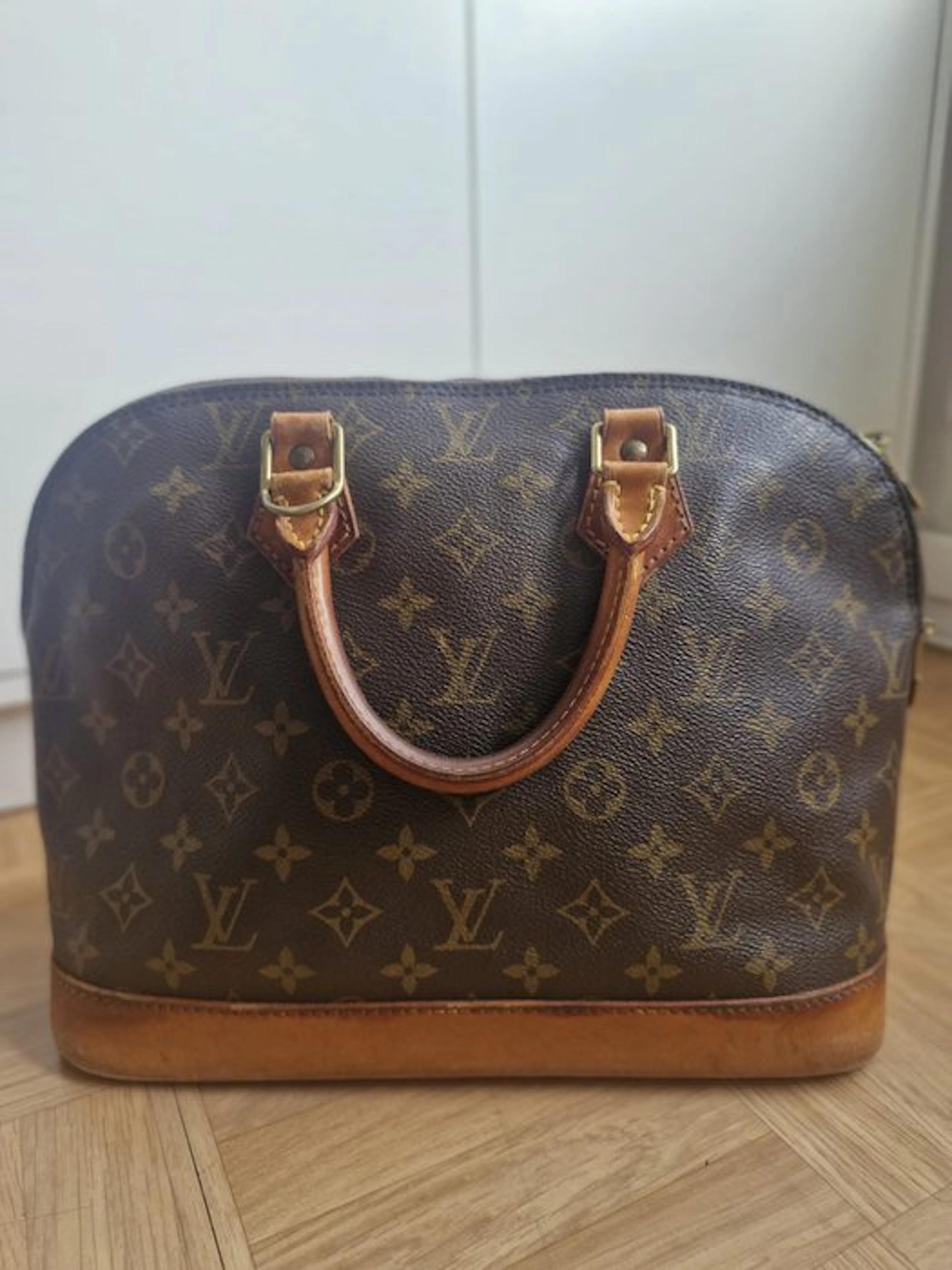 Louis Vuitton - Alma - Handbag