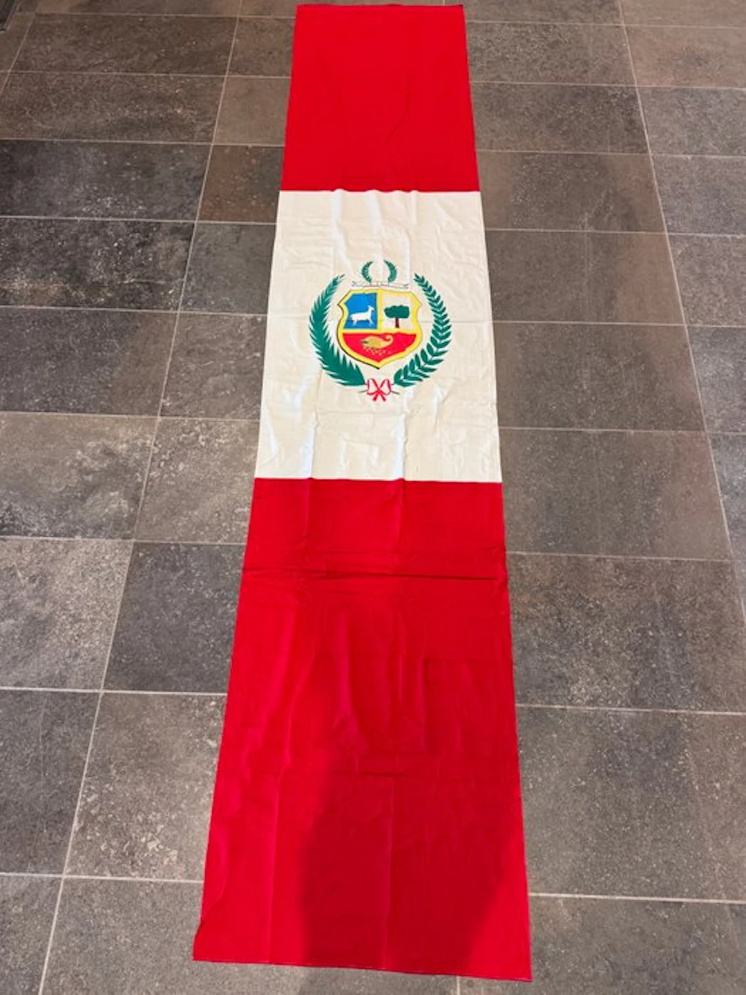 Peru - Flag - XXL National State Flag with Coat of Arms 490 x 95CM
