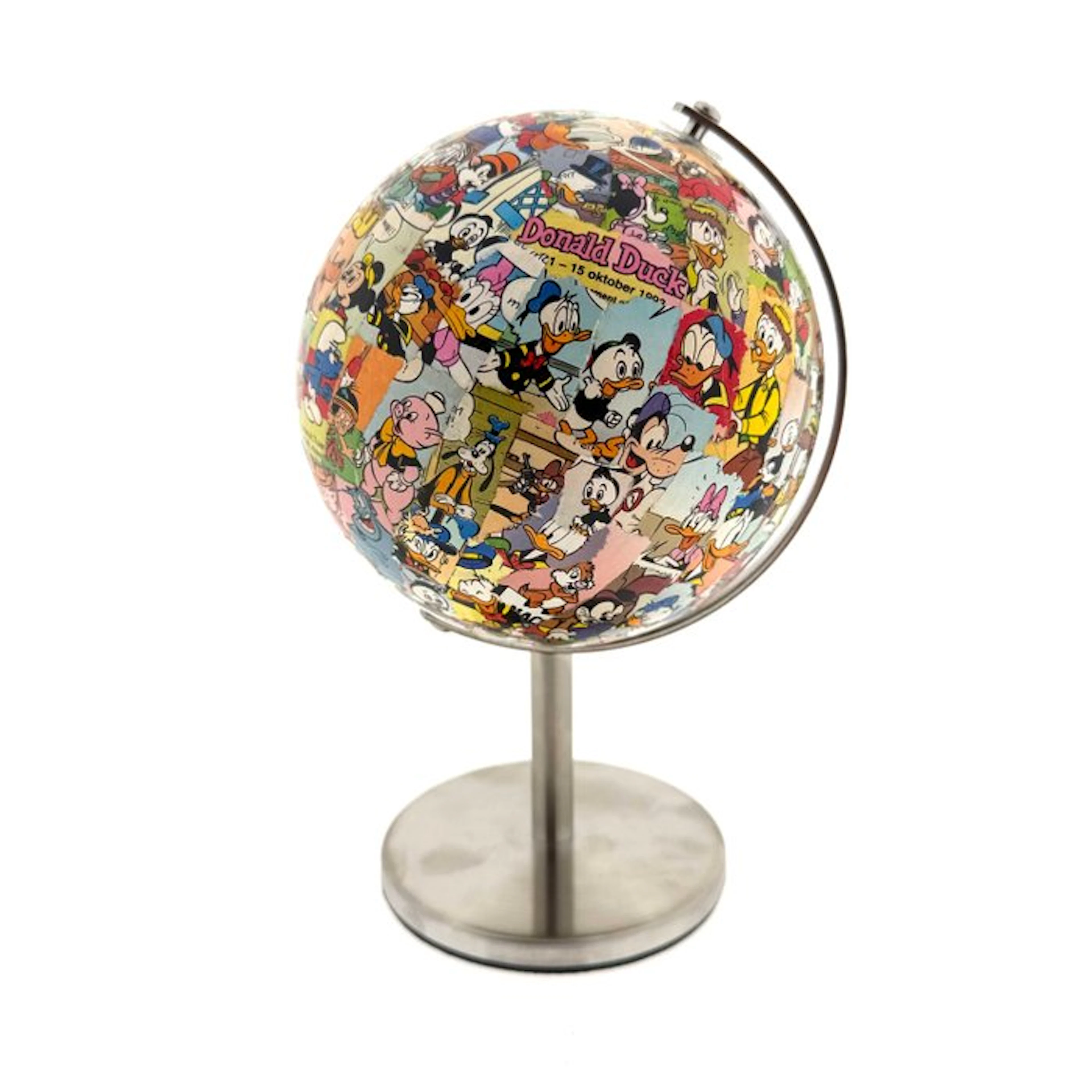 Koen Betjes (1992) ft Siriwat - Disney Cartoon Icons Collage POP - World Globe