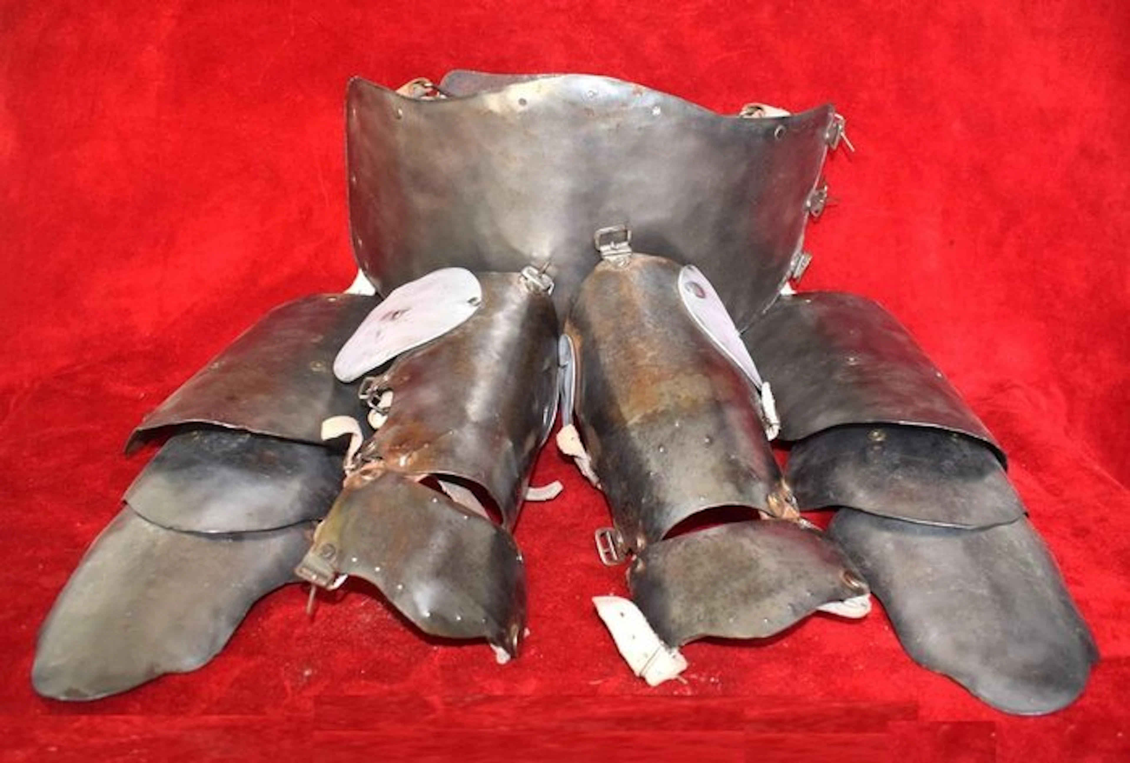 Lot 12 Medieval armor pieces - Ventral + Dorsal +...