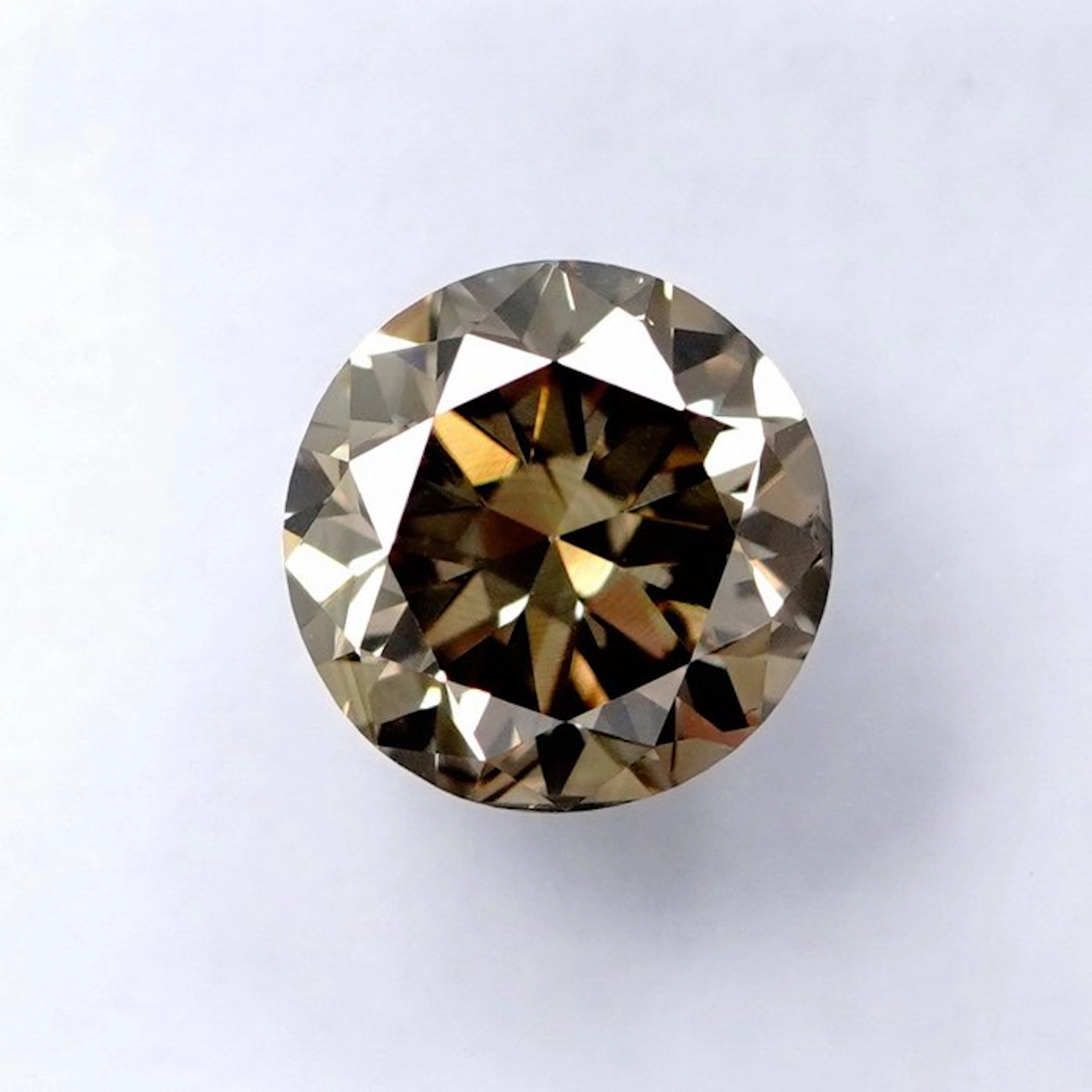 No reserve price - 1 pcs Diamond (Natural coloured)...