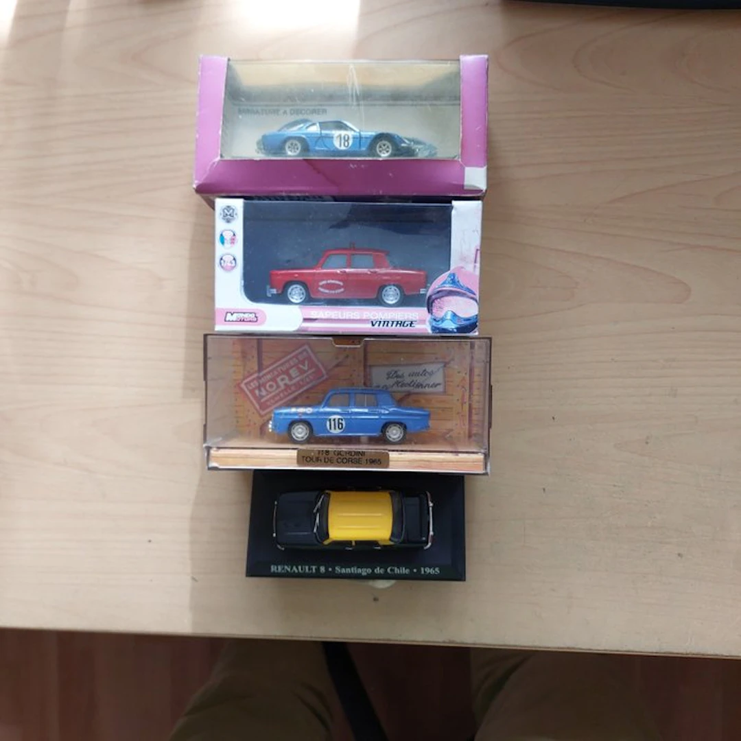 1:43 - Model car (4)