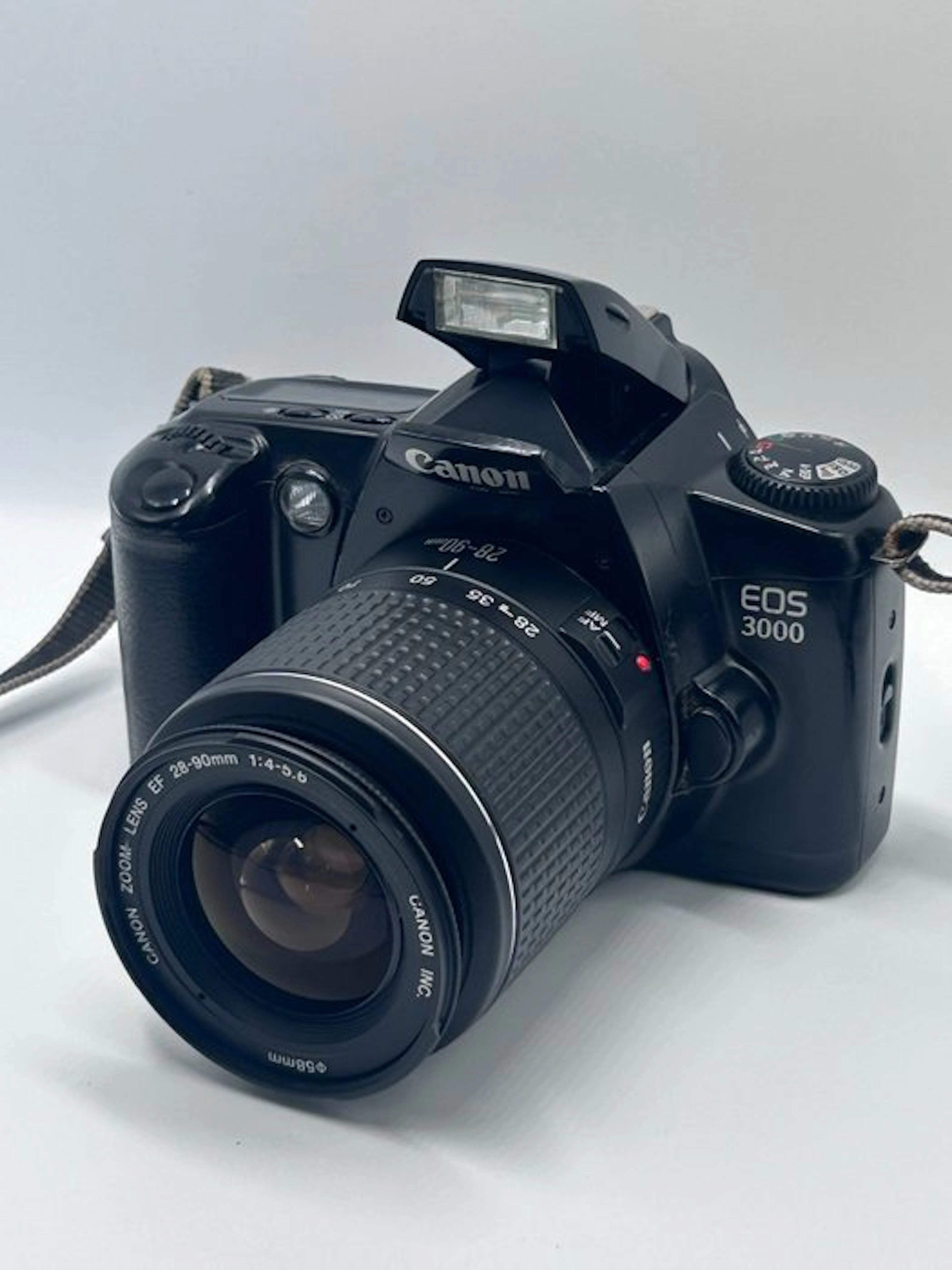 Canon EOS 3000 + 4-5.6/28-90mm | Analogue camera