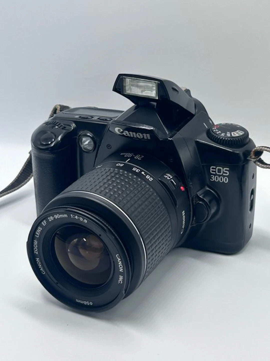 Canon EOS 3000 + 4-5.6/28-90mm | Analogue camera