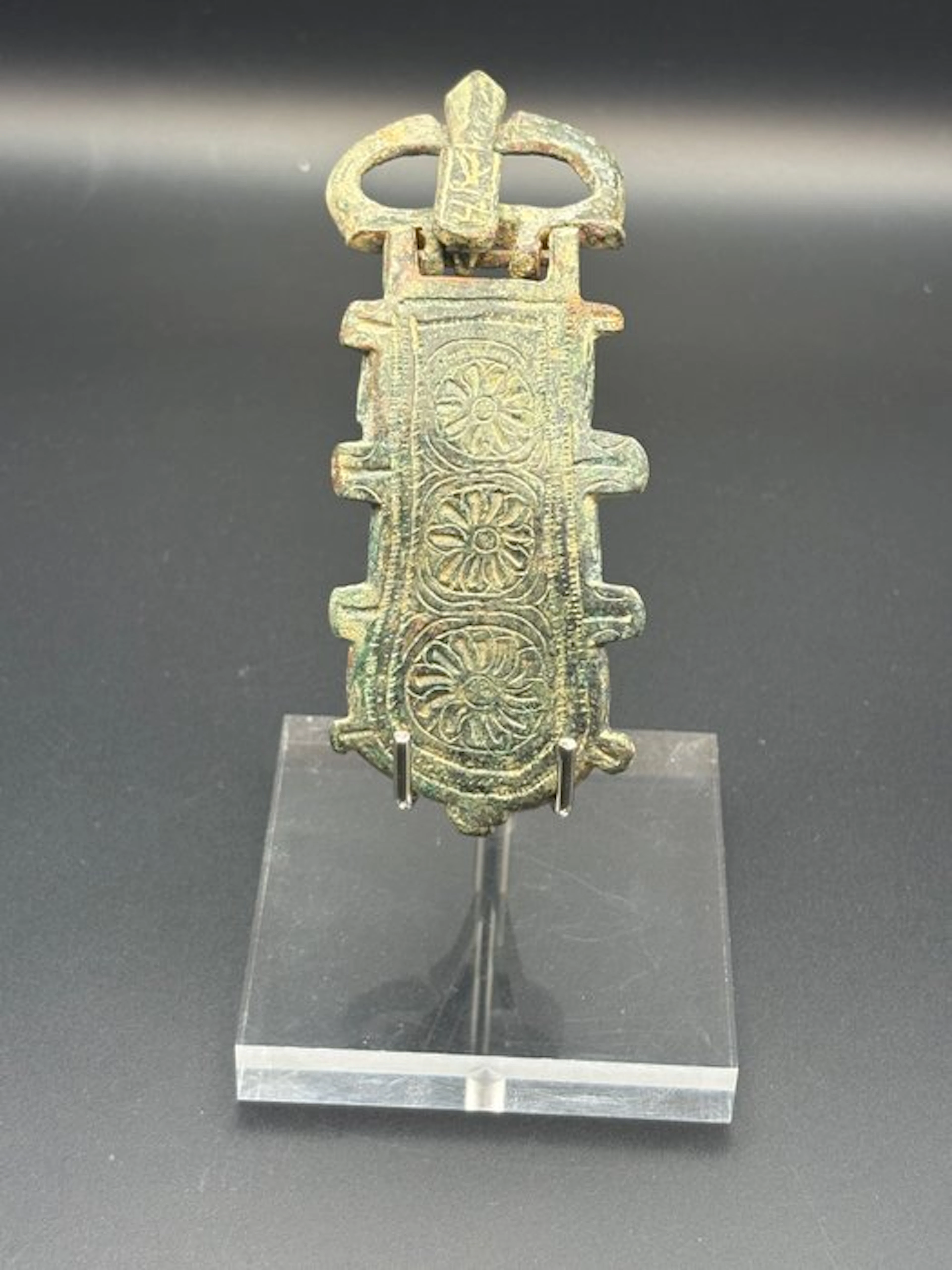 Byzantine Bronze Medieval belt buckle with inlaid geometric decoration. - 43 mm