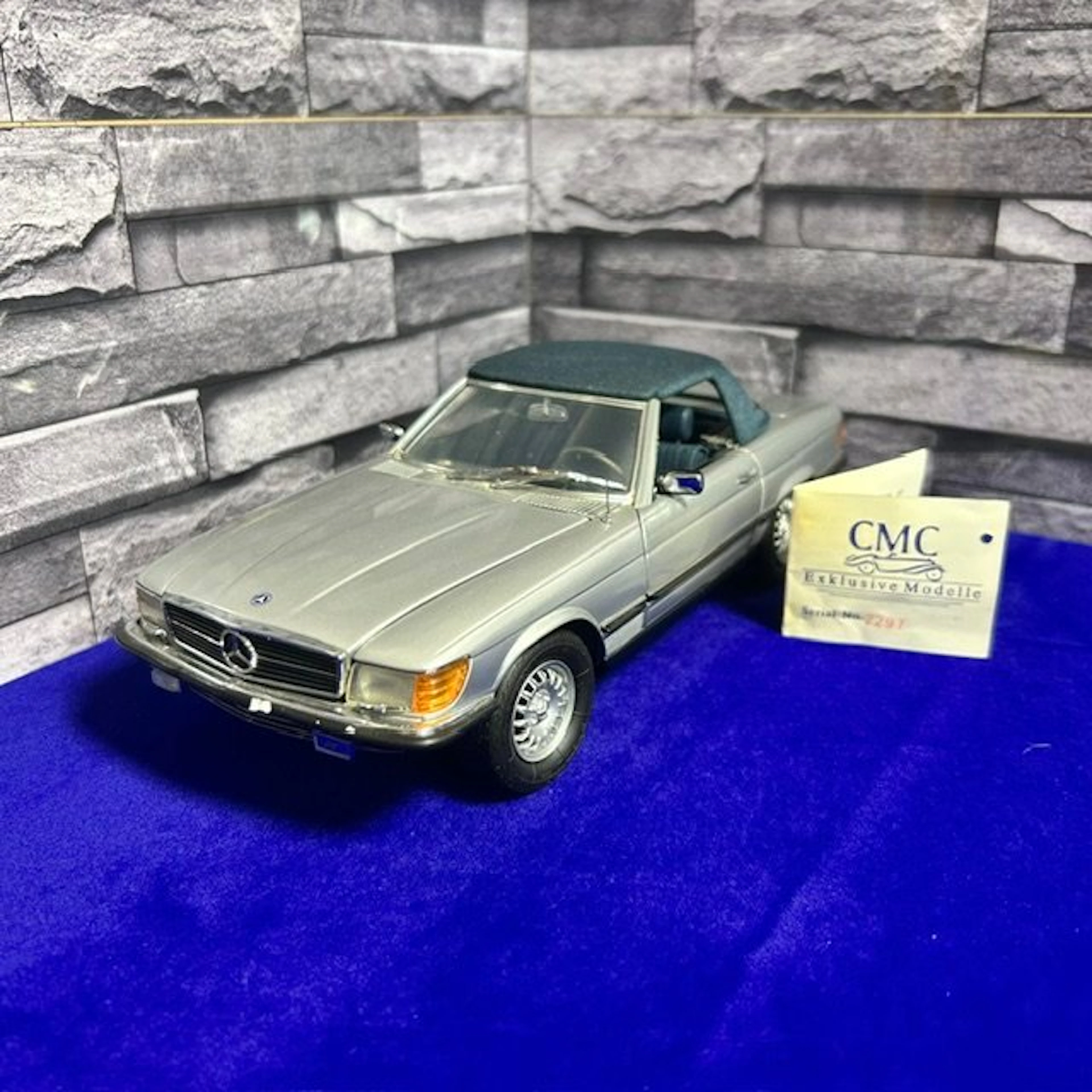 CMC 1:18 - Model car - Mercedes-Benz 450 SL R107 (1973-1980)