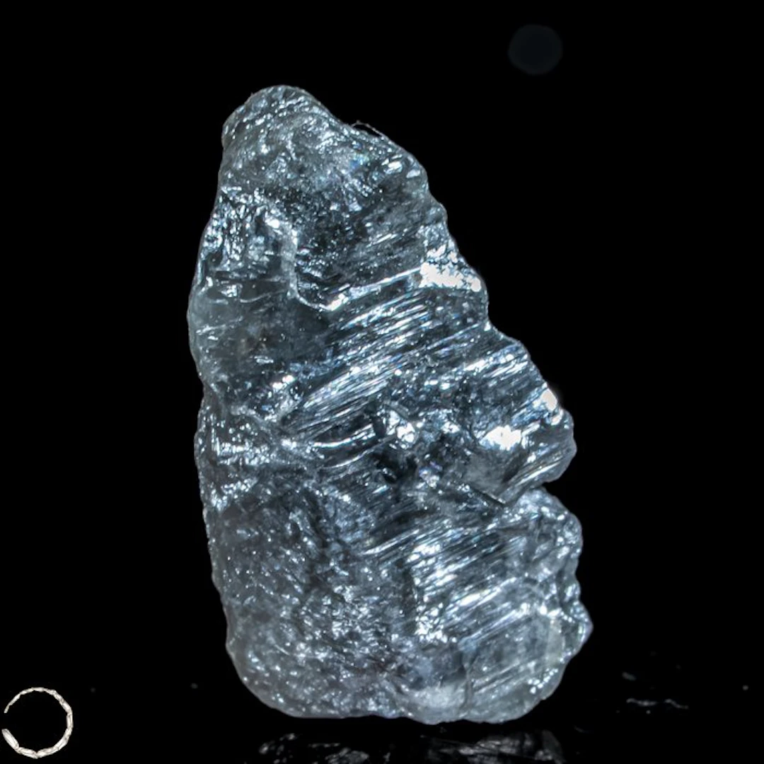 Carbonado-Diamant – Ursprüngliche Kraft in außergewöhnlicher Form