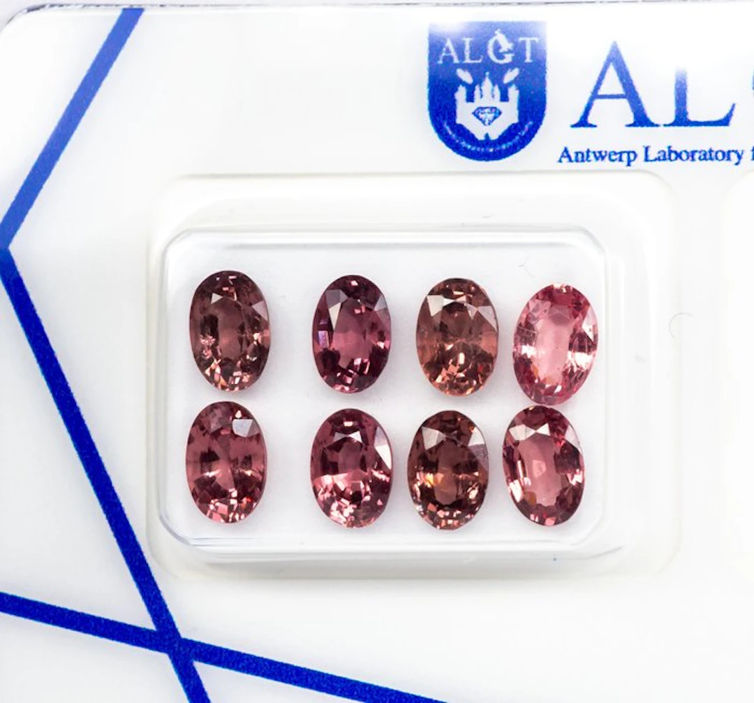 No reserve price - 8 pcs Spinel - 4.35 ct - Antwerp...