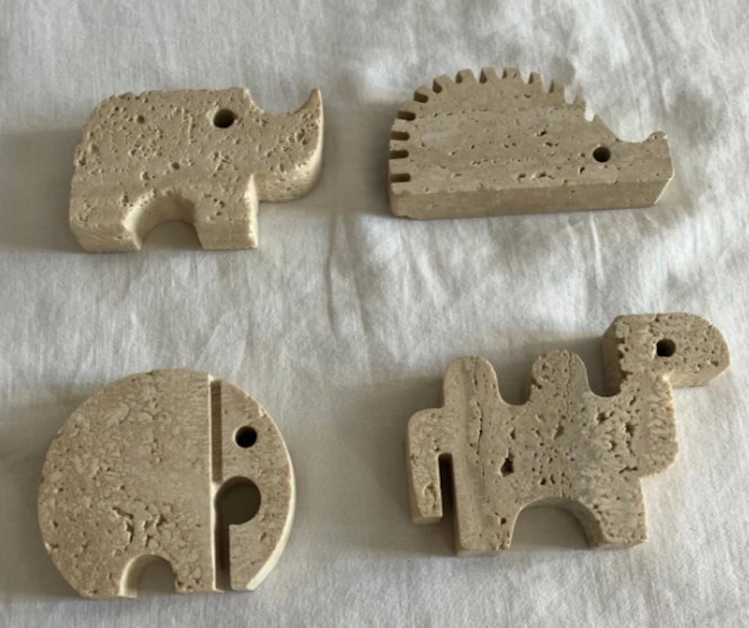 Figurine - Set of four animals in travertine - elephant