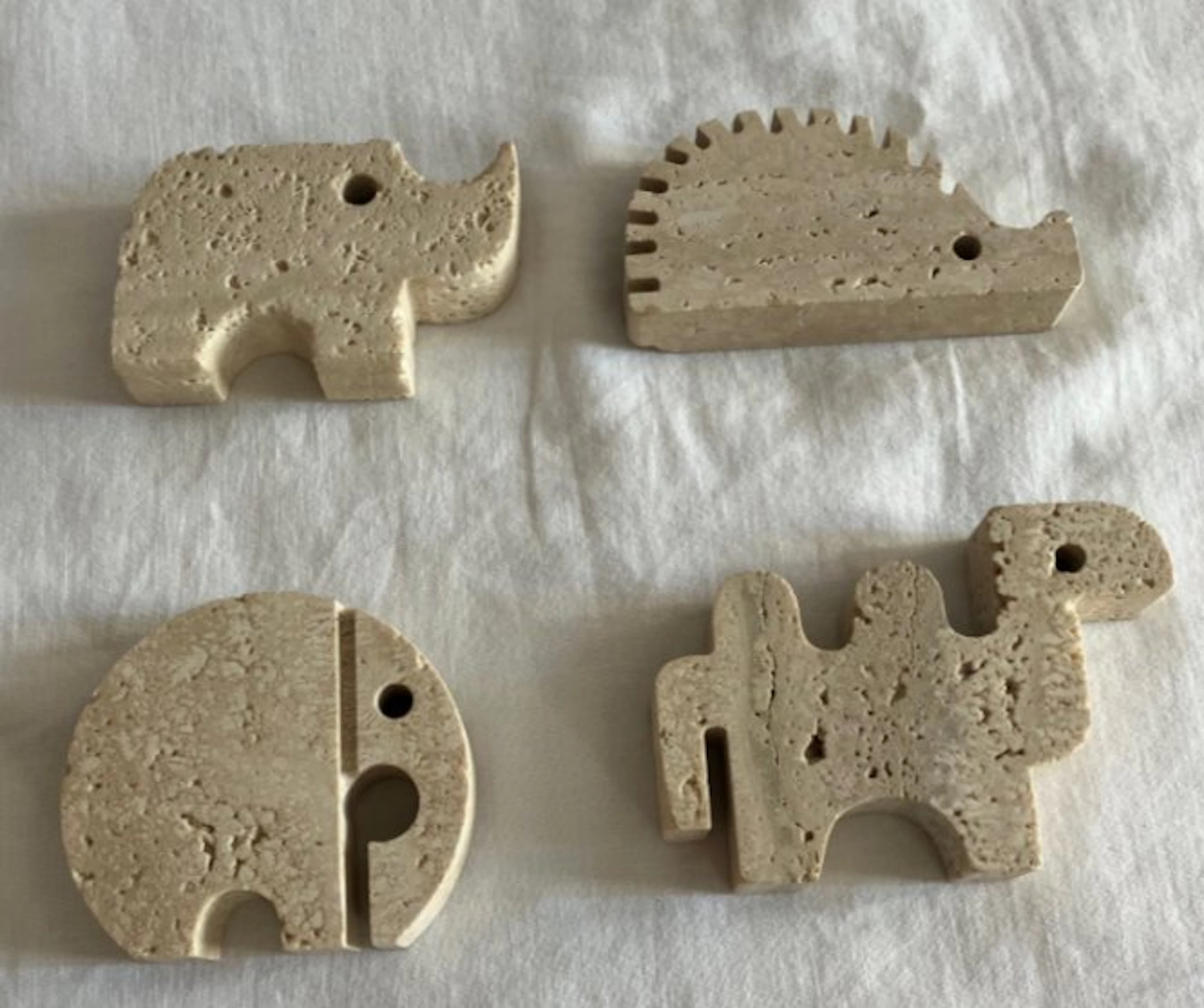 Figurine - Set of four animals in travertine - elephant
