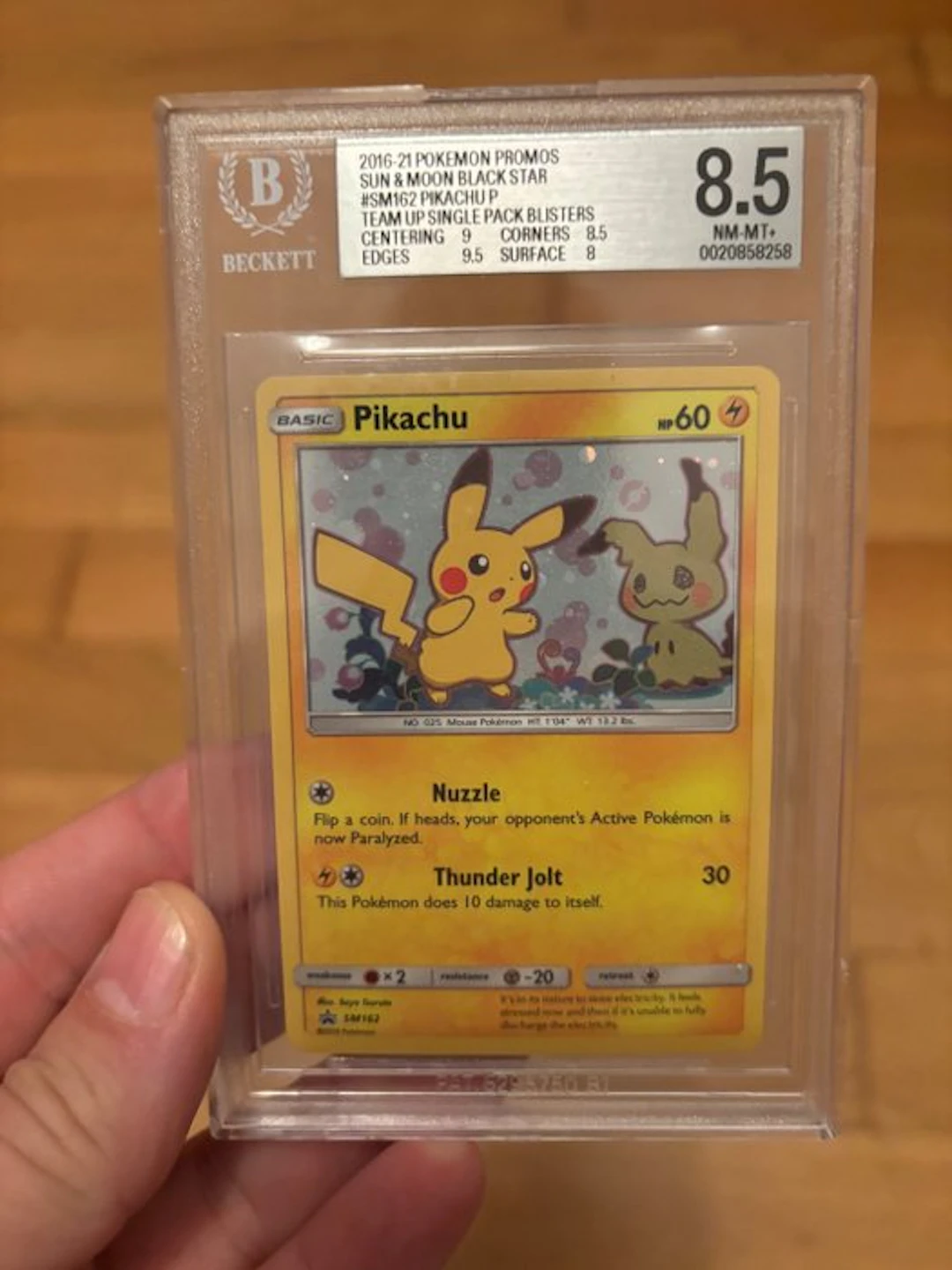 Pokémon - 1 Graded card - Pikachu SM162 Promo card - Beckett 8.5 - Sun & Moon