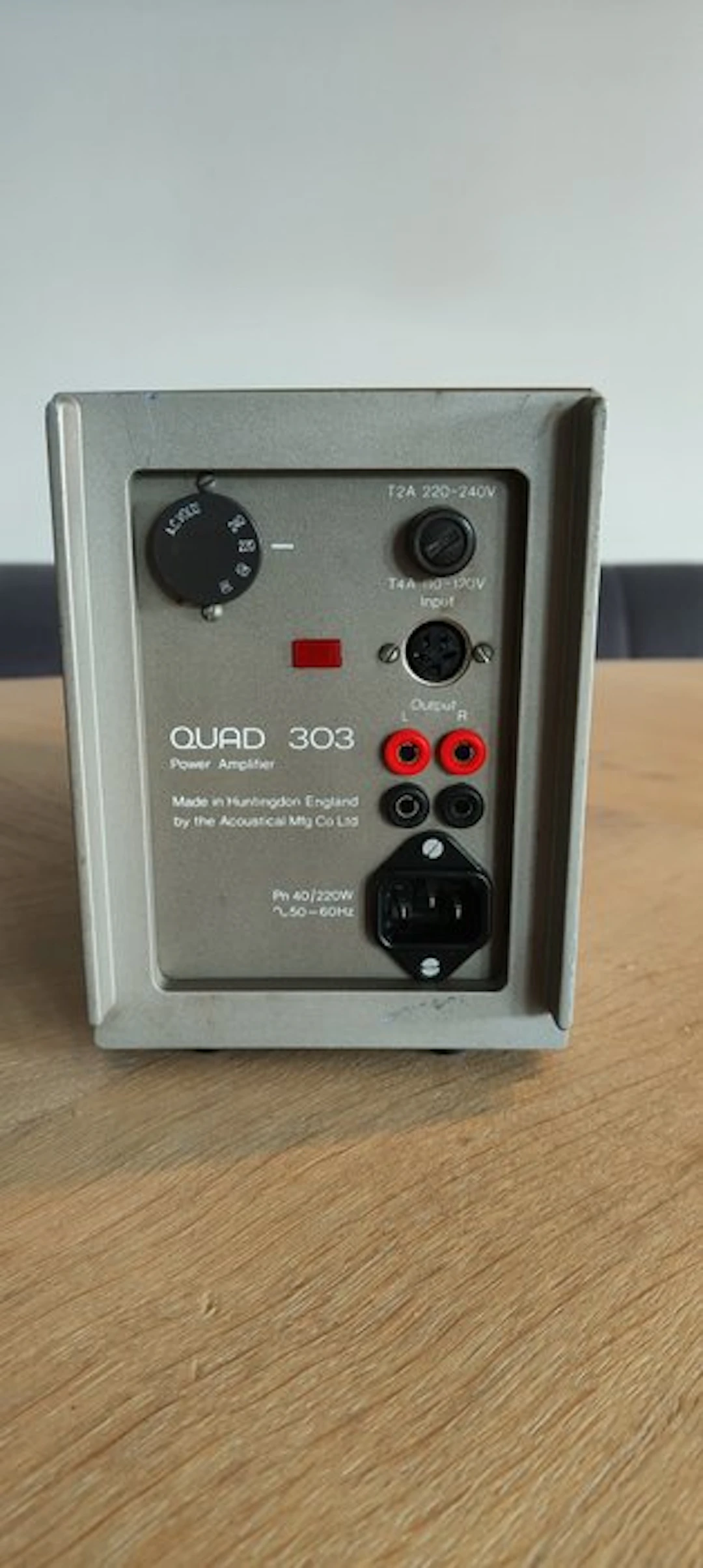 Quad - 303 / 2-Channel Solid state power amplifier