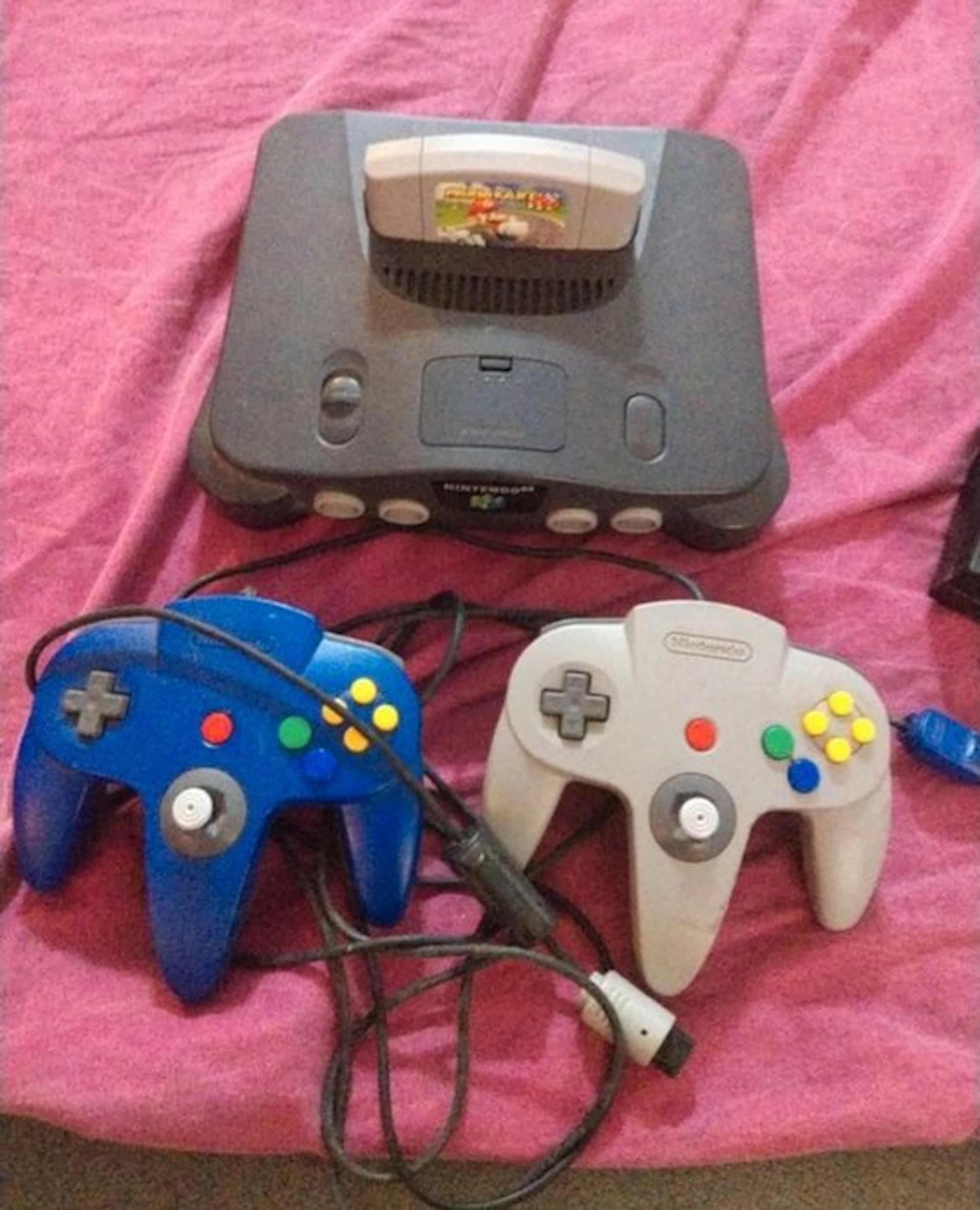 Nintendo - N64 - Nintendo 64 avec manettes et cartouche...