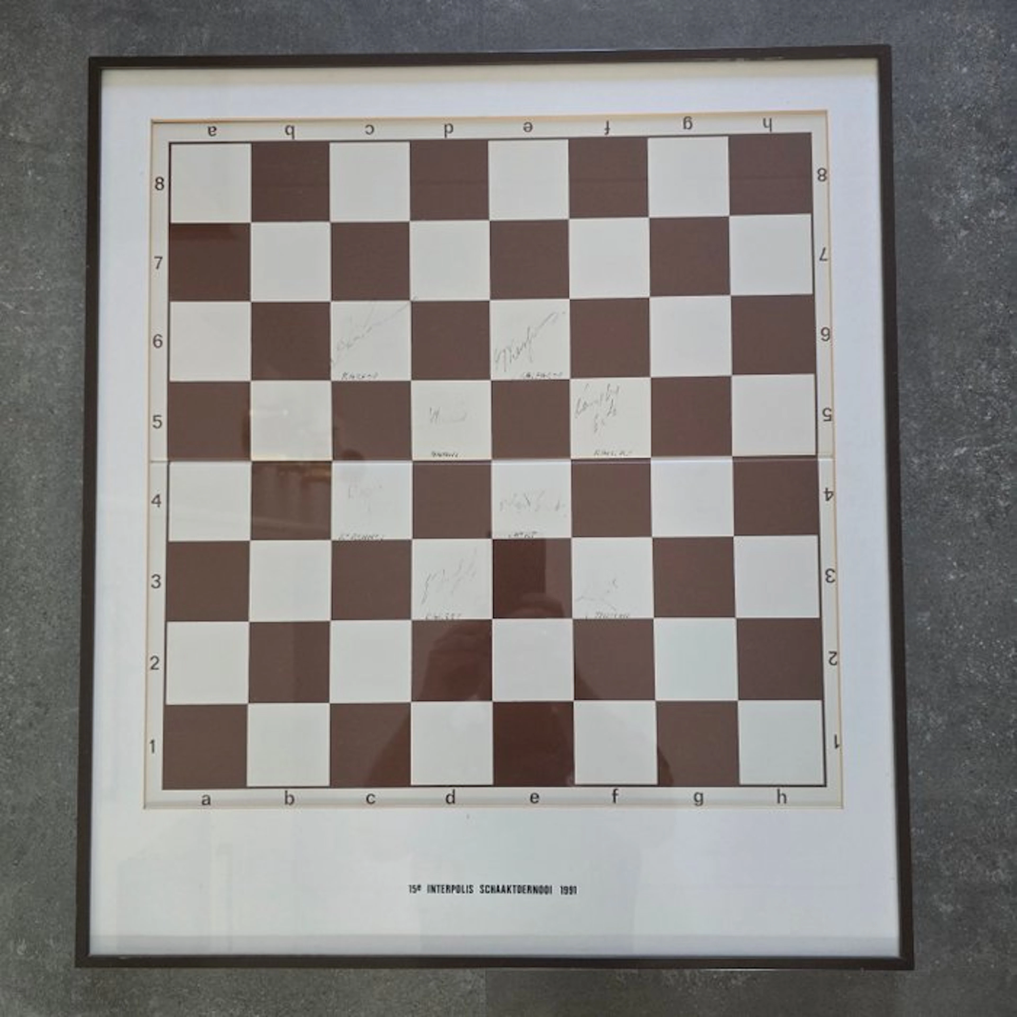 Uniek gesigneerd toernooi-schaakbord – 15e Interpolis...