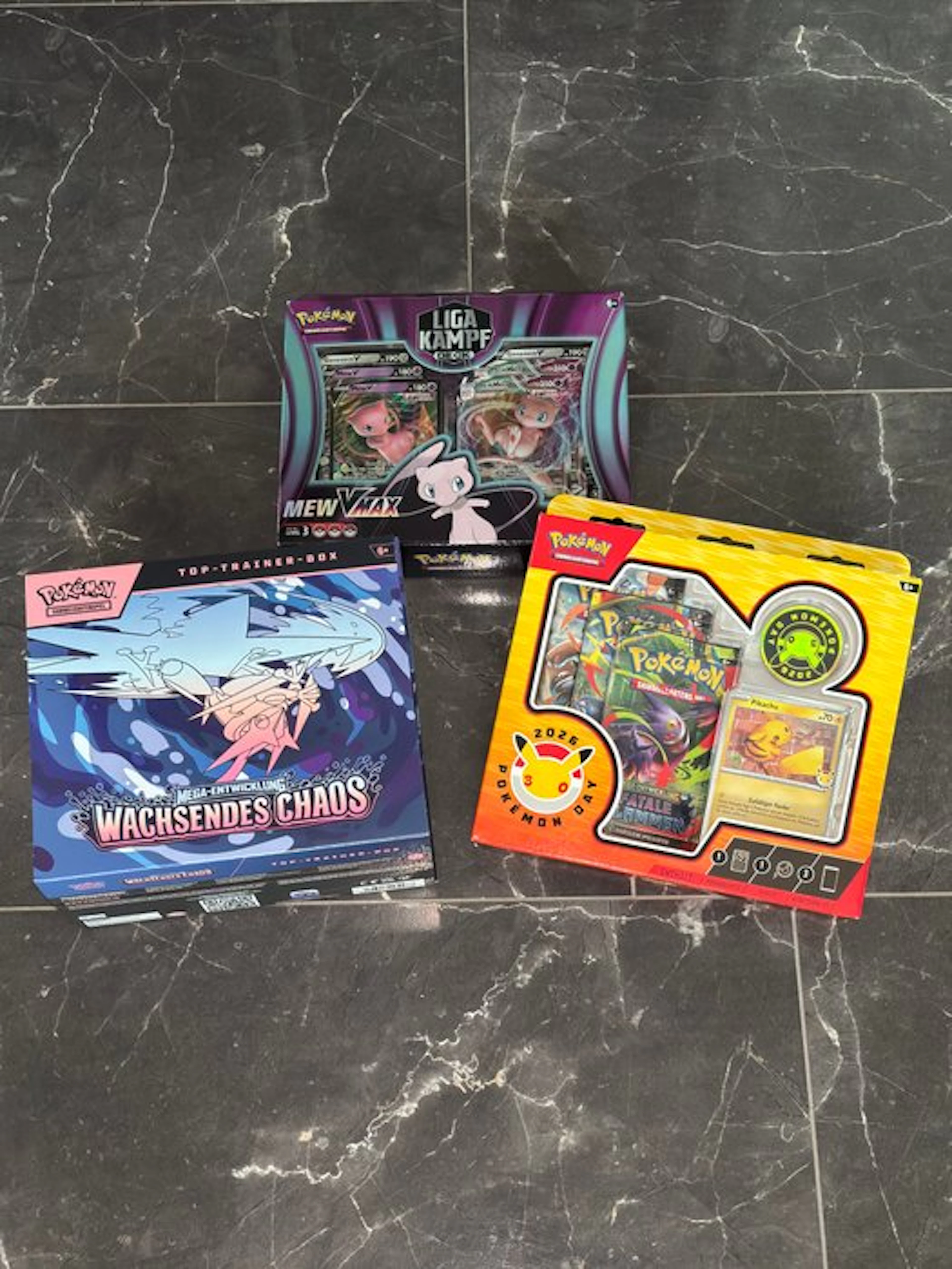 Pokémon - 105 Box - 30th Pokemon Celebration - Mew VMAX...