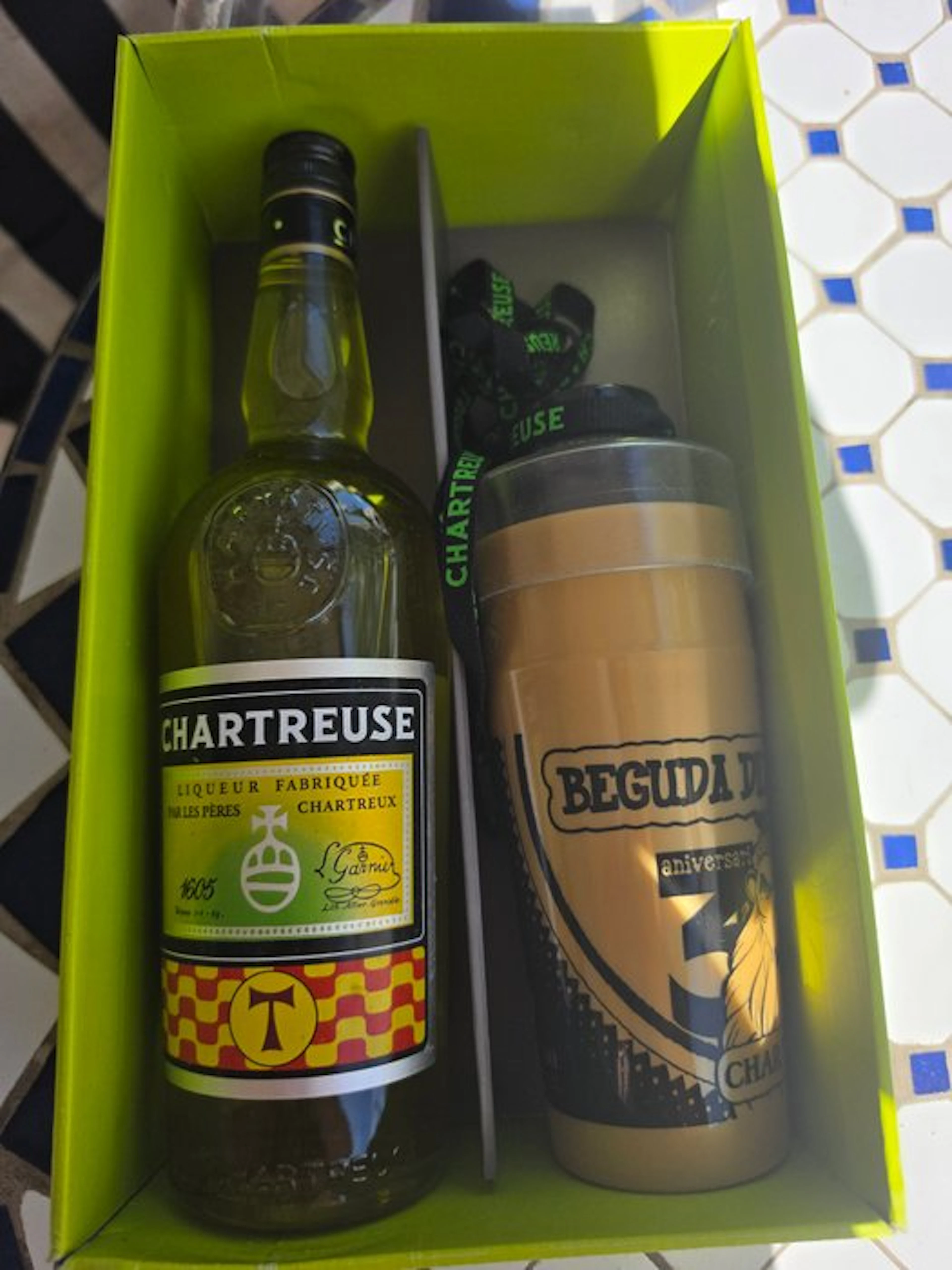 Chartreuse - Tau - Gift Set - b. 2023 - 700ml