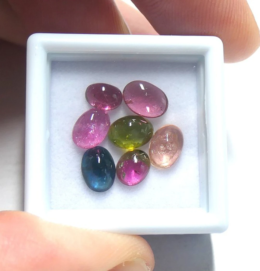 Lot - TOURMALINE - 100 % NATURAL Cabochon- 1.16 g - (7)