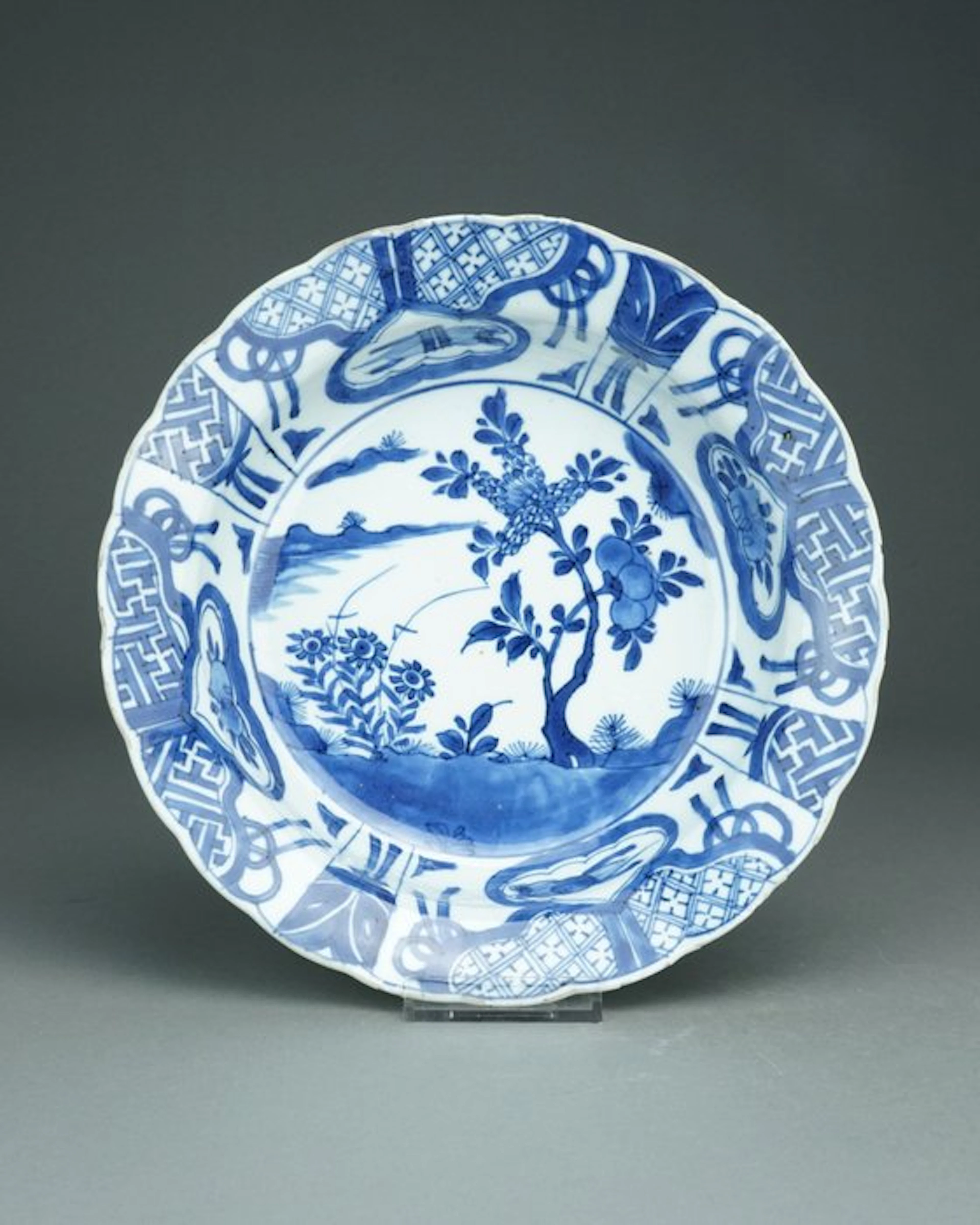 Deep Plate - Porcelain - Wanli Kraak Style - China - Kangxi (1662-1722)
