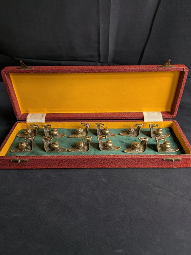 Knife rest (12) - escargots - Brass