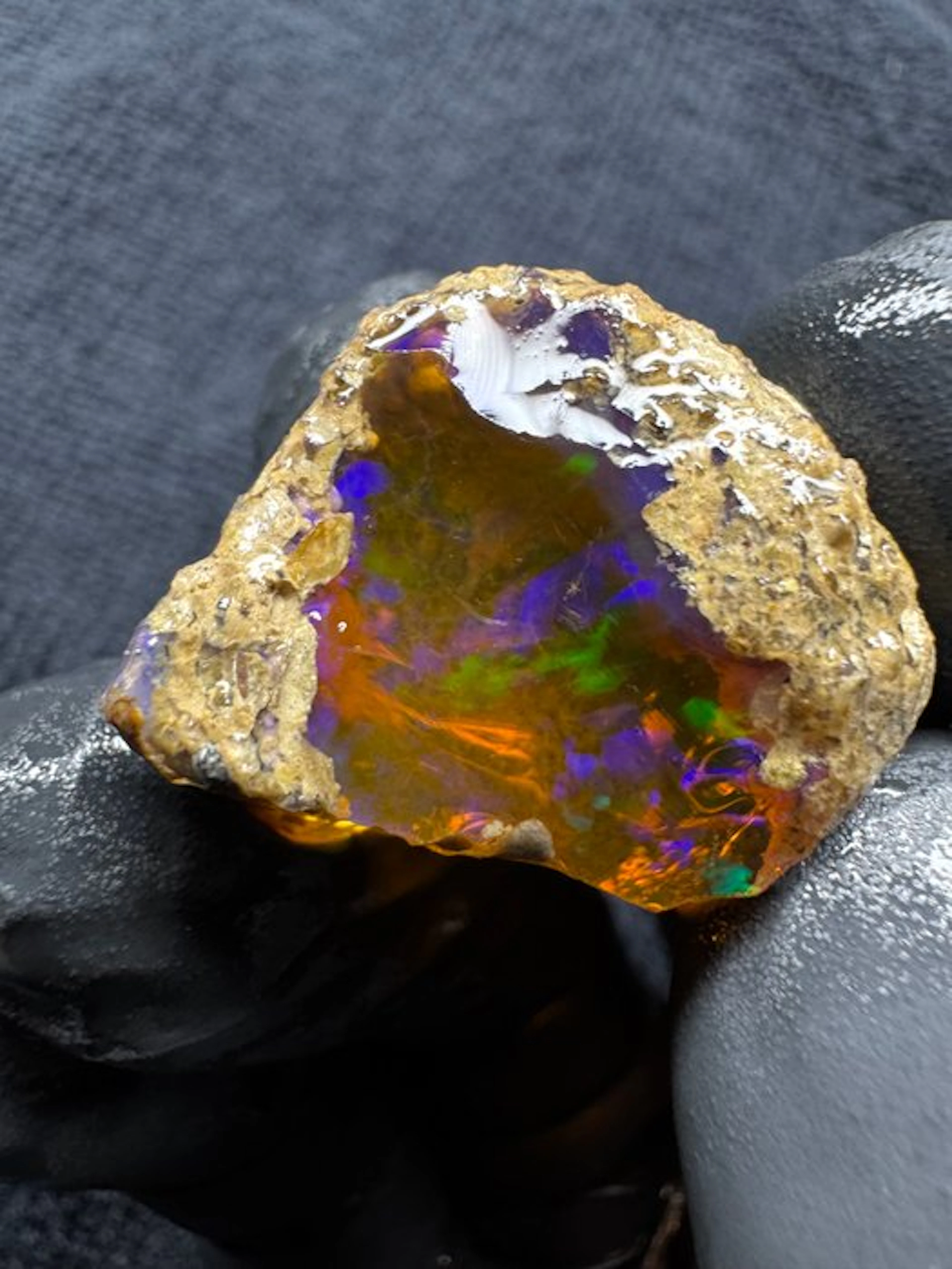 Opal Rough- 8.8 g