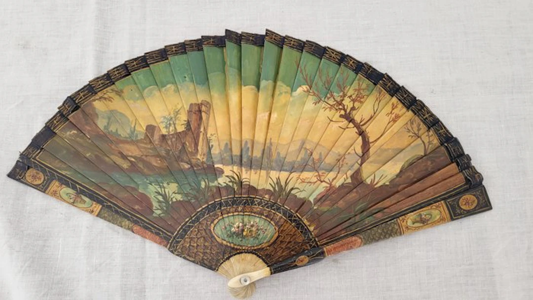 Hand fan - Bone - rare bone completely painted