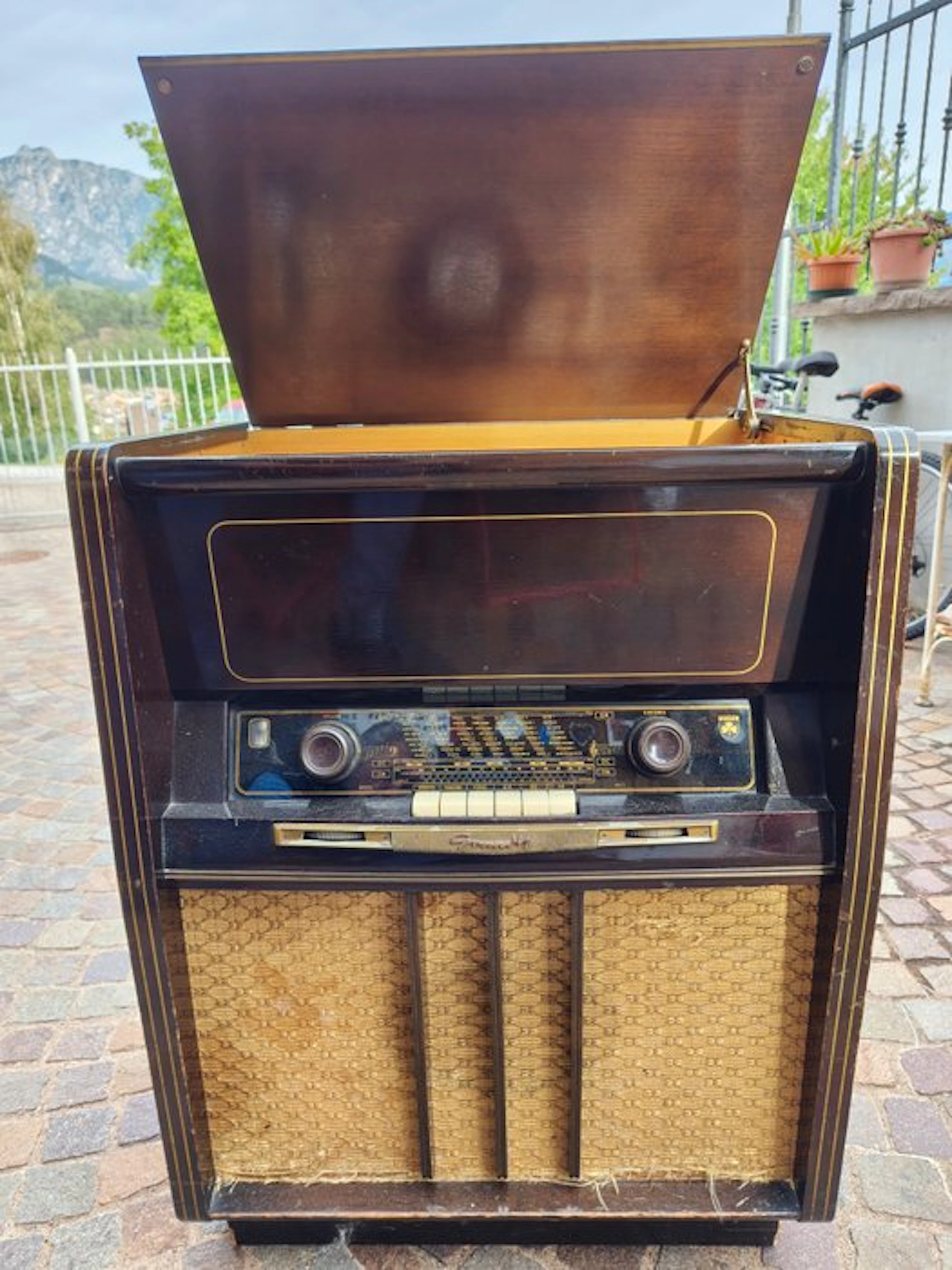 Grundig - Musikschrank 7061W Tube radio