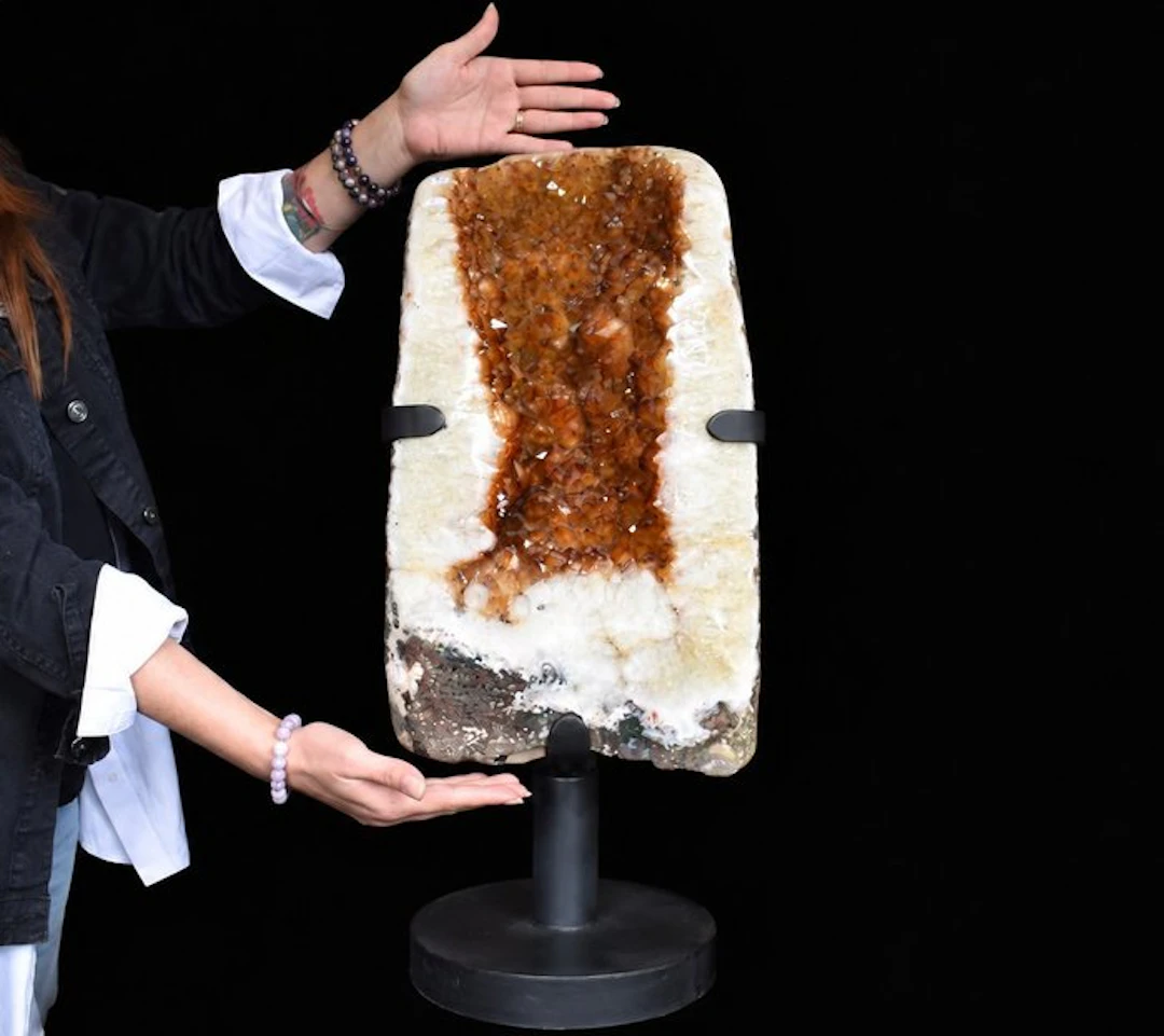 Citrine Geode - Height: 68 cm - Width: 28 cm- 44.35 kg
