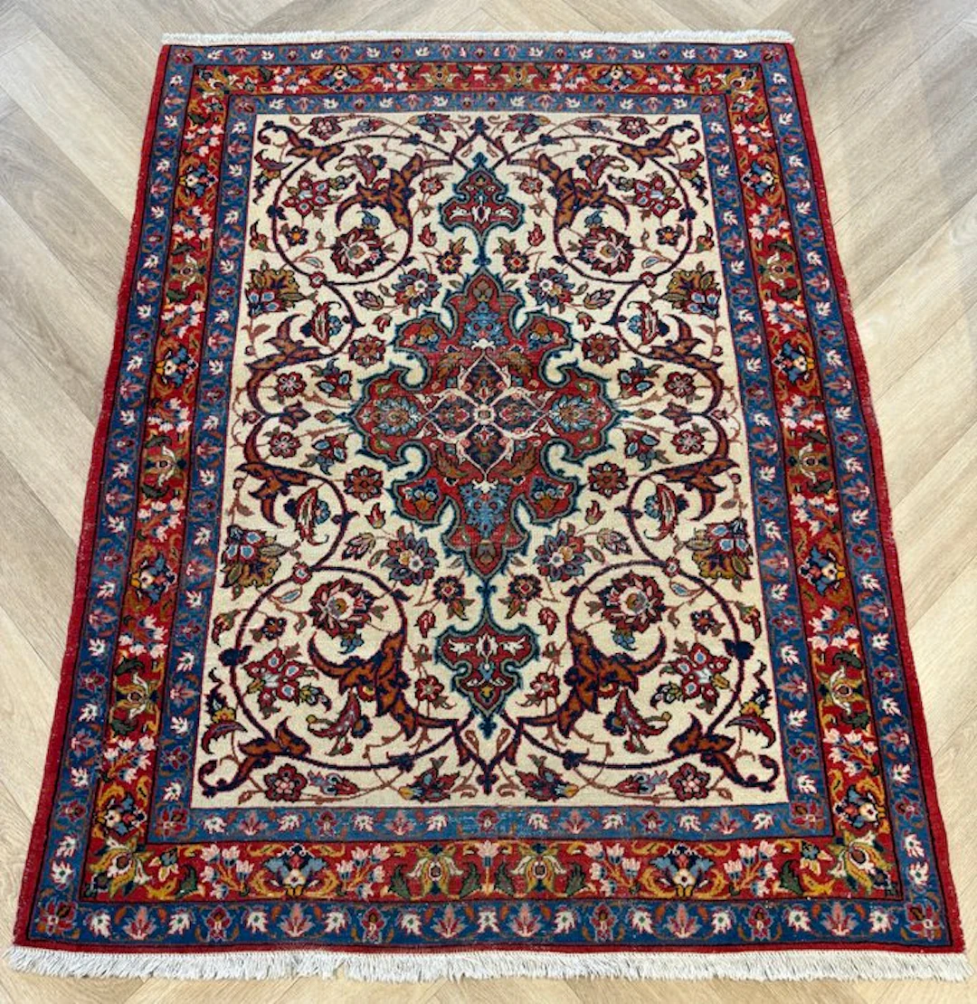 Vintage Pakistan rug - no reserve price - cleaned...
