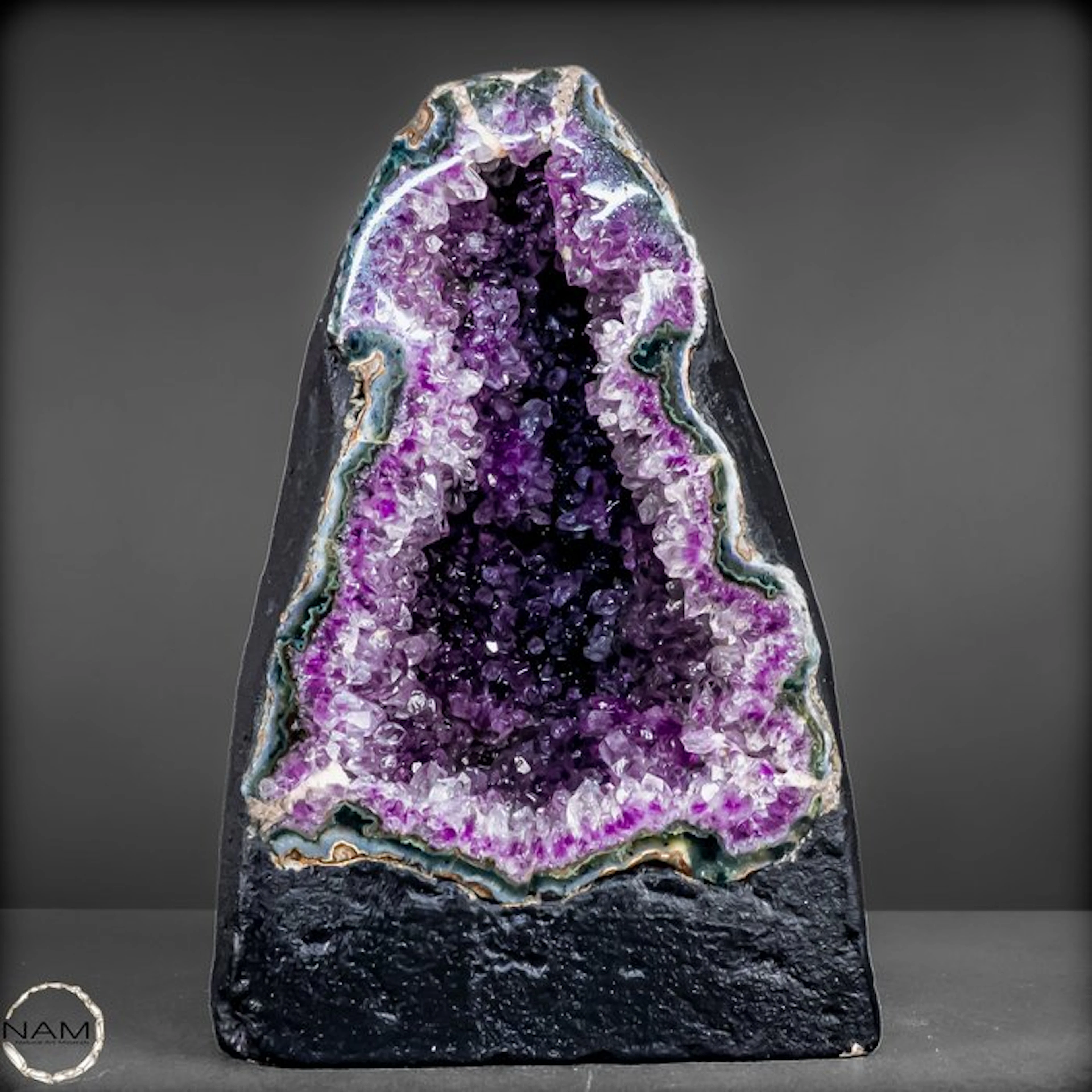 Natural amethyst druzy from Uruguay - Masterpiece of Nature- 3900.47 g
