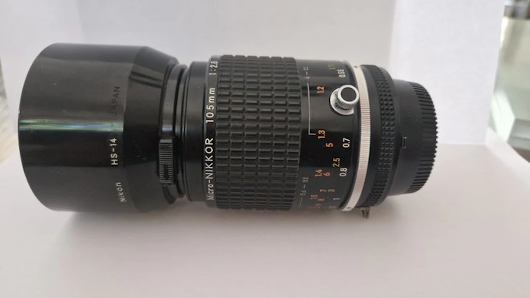 Nikon Micro-Nikkor F2.8 /105mm + hood HS-14 | Macro lens