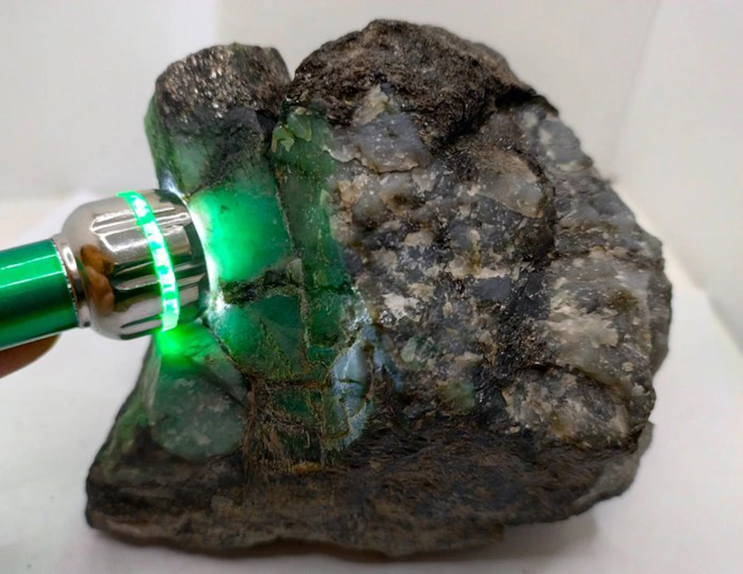 Very Big Crystal - Natural Emerald in Matrix - Piece Full of Emerald- 1440 g