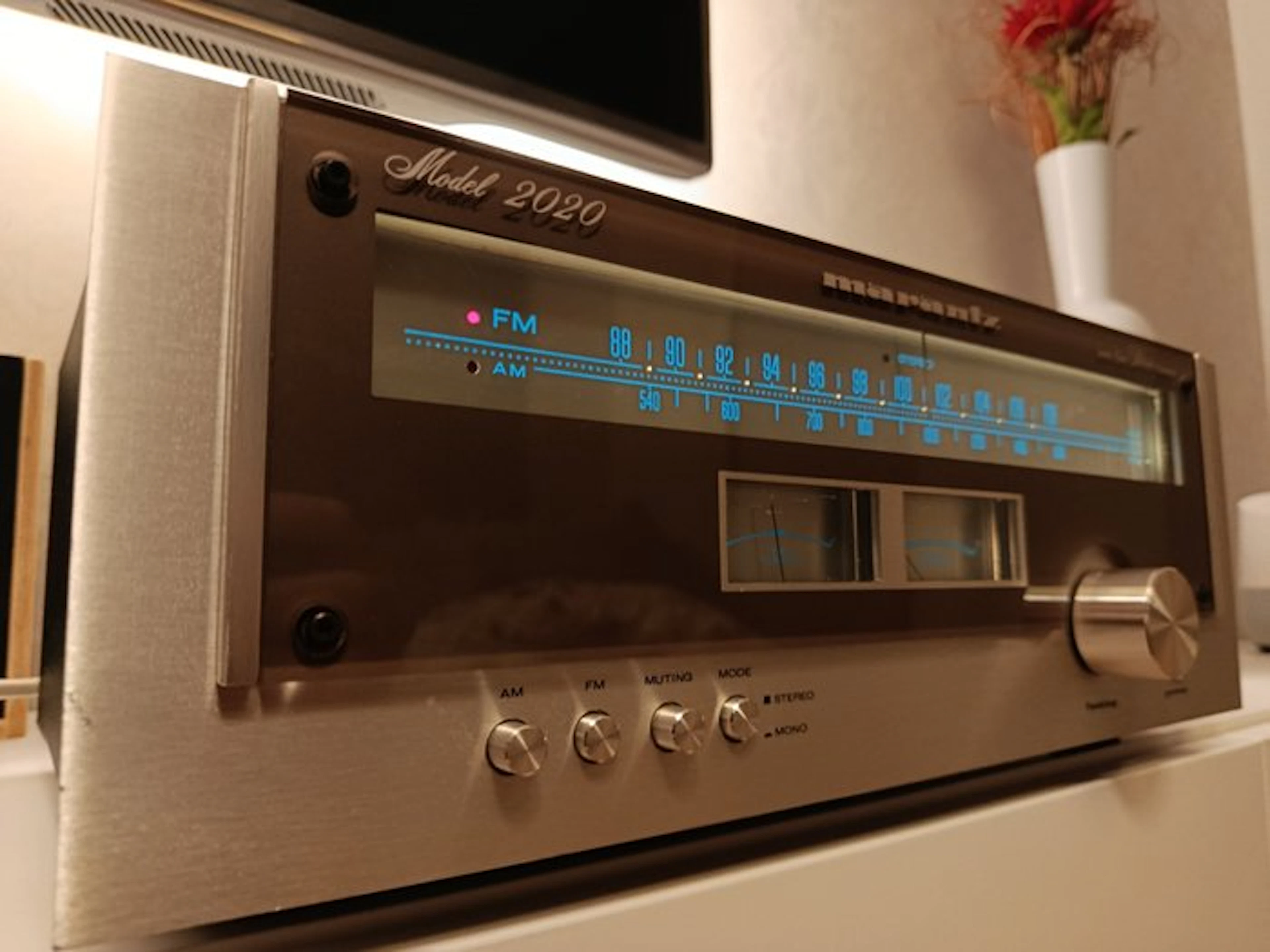 Marantz - Model 2020 Tuner