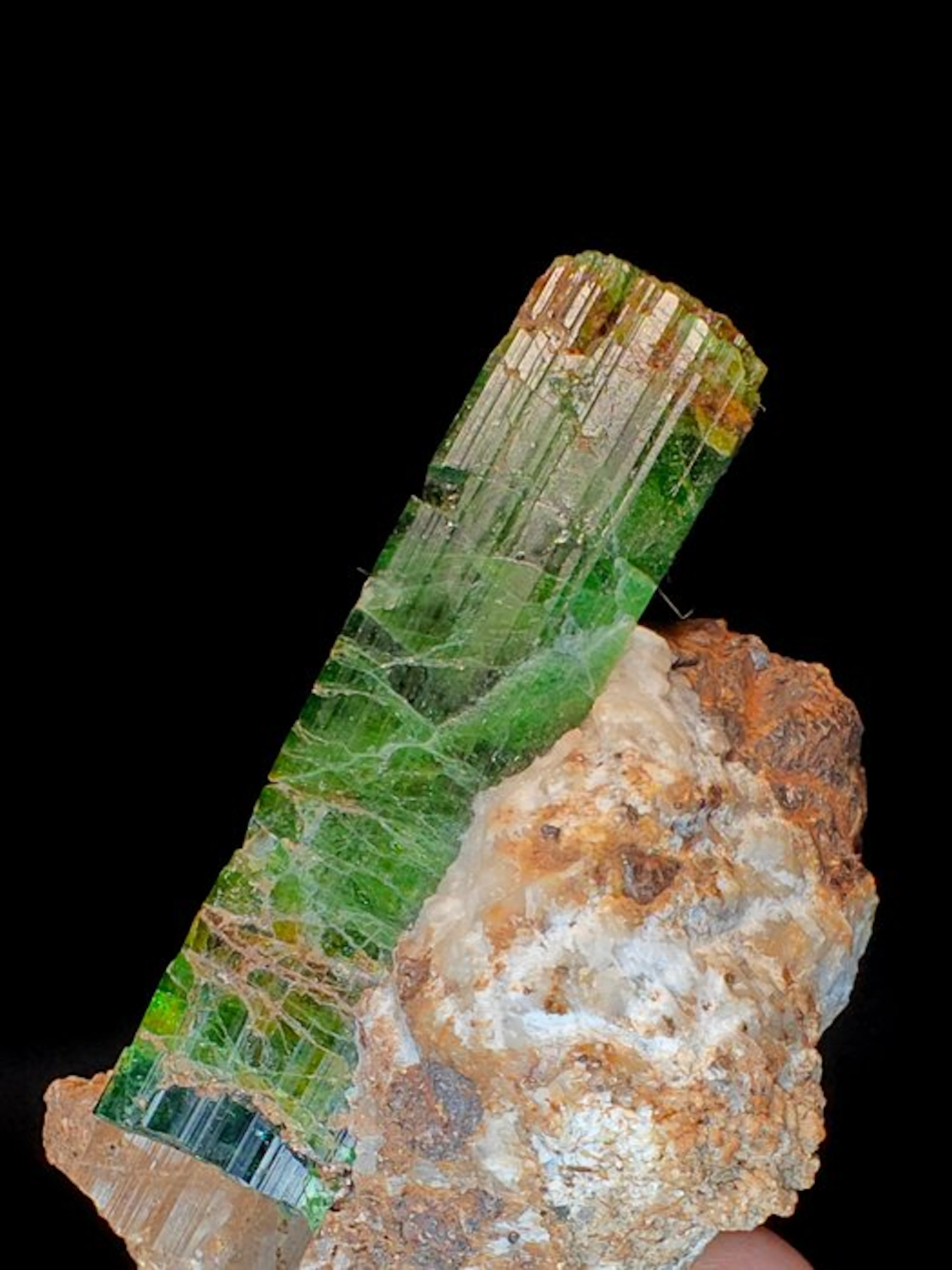 Chrome - Tourmaline from Tanzania - Height: 8 cm - Width: 5 cm- 441 g