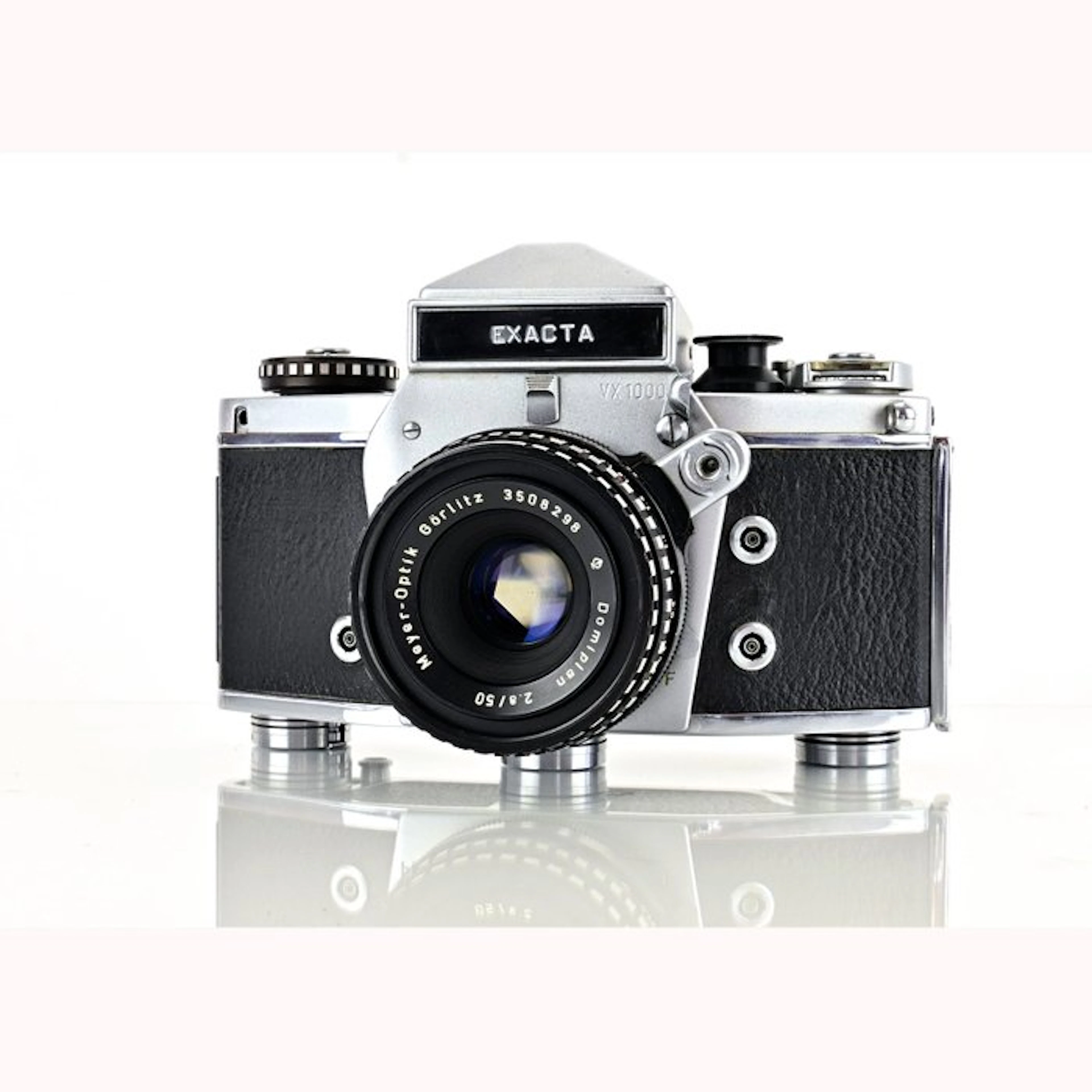 Exakta VX1000 + 50mm en 135mm lenzen Analogue camera