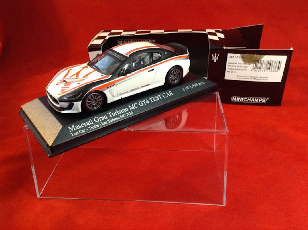 MiniChamps 1:43 - Model race car - ref