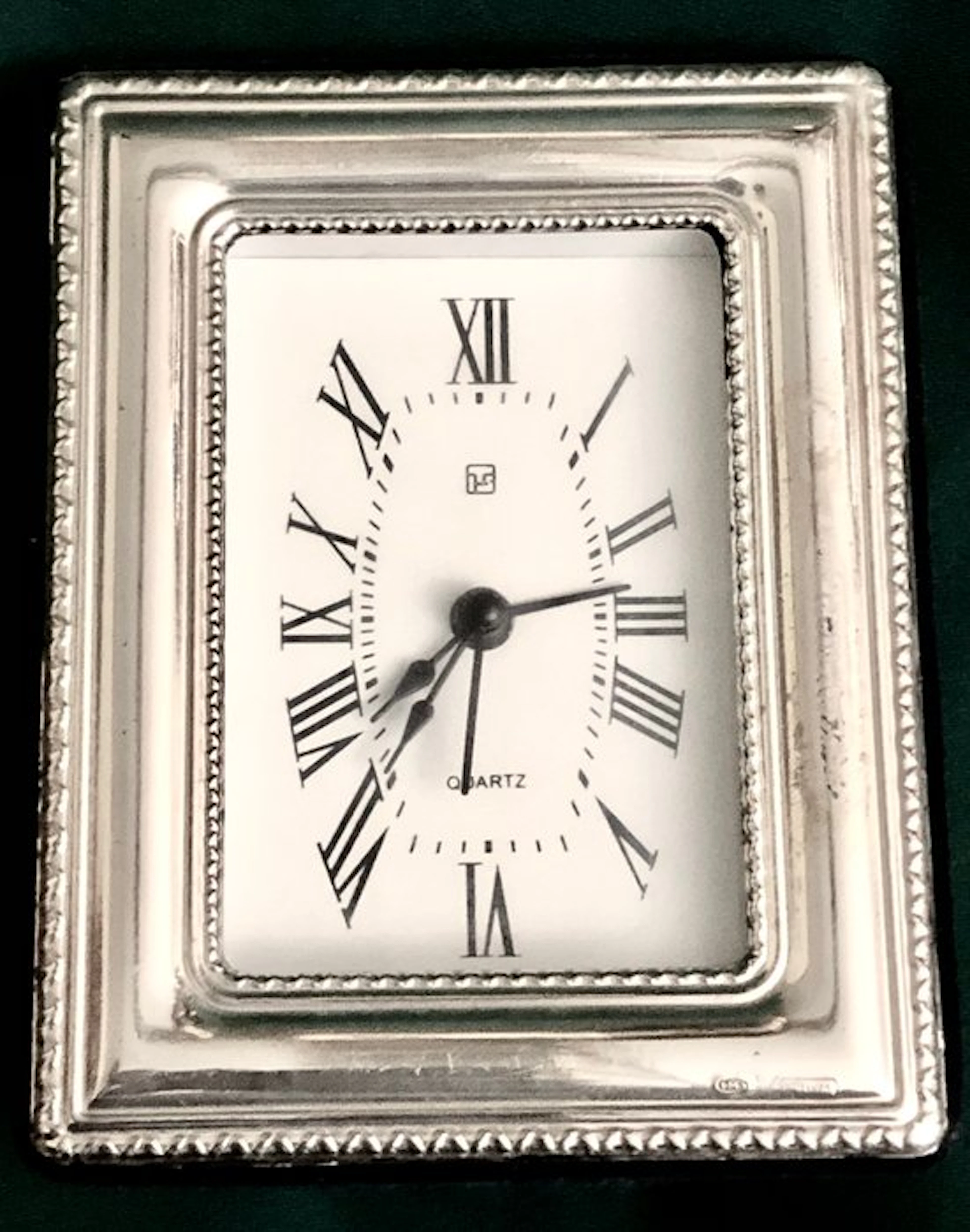 Alarm Desk Clock - VINARD