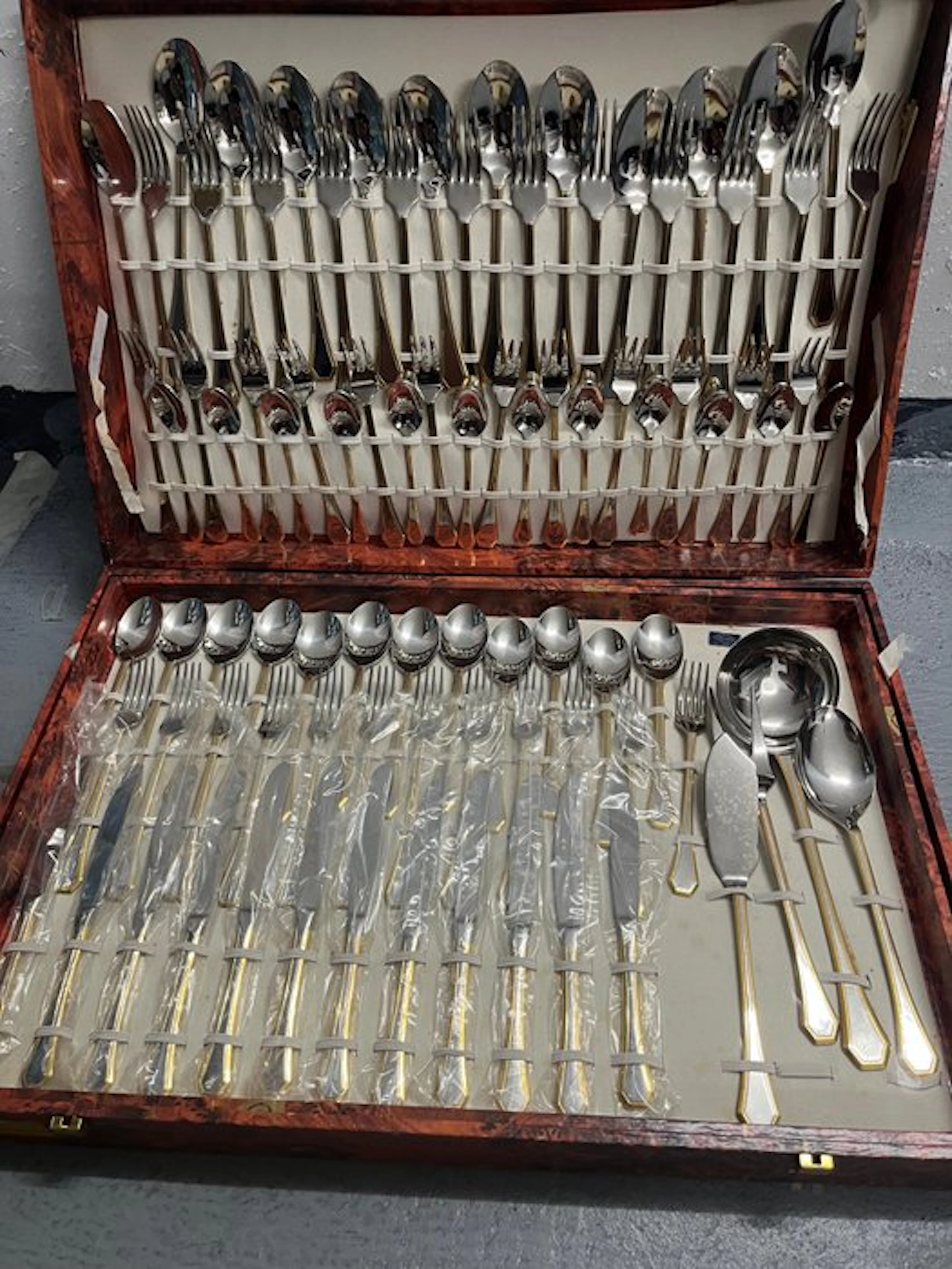 Gottingen - Cutlery set (124) - Steel, Gold plated