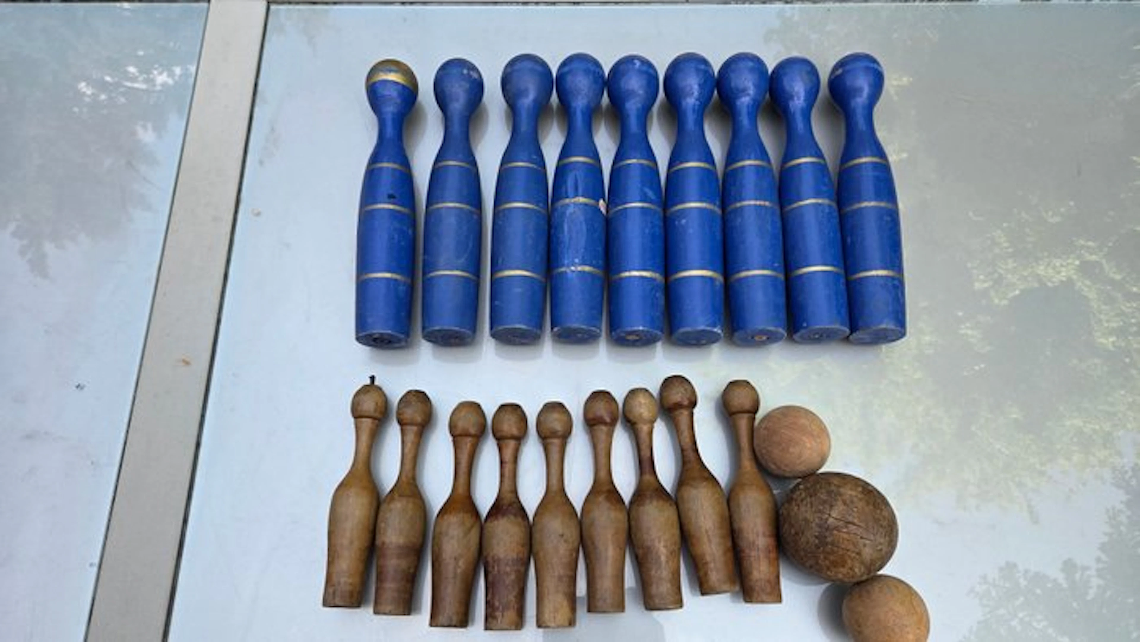 Onbekend - Tin toy - Antiek houten speelgoed kegel spel...