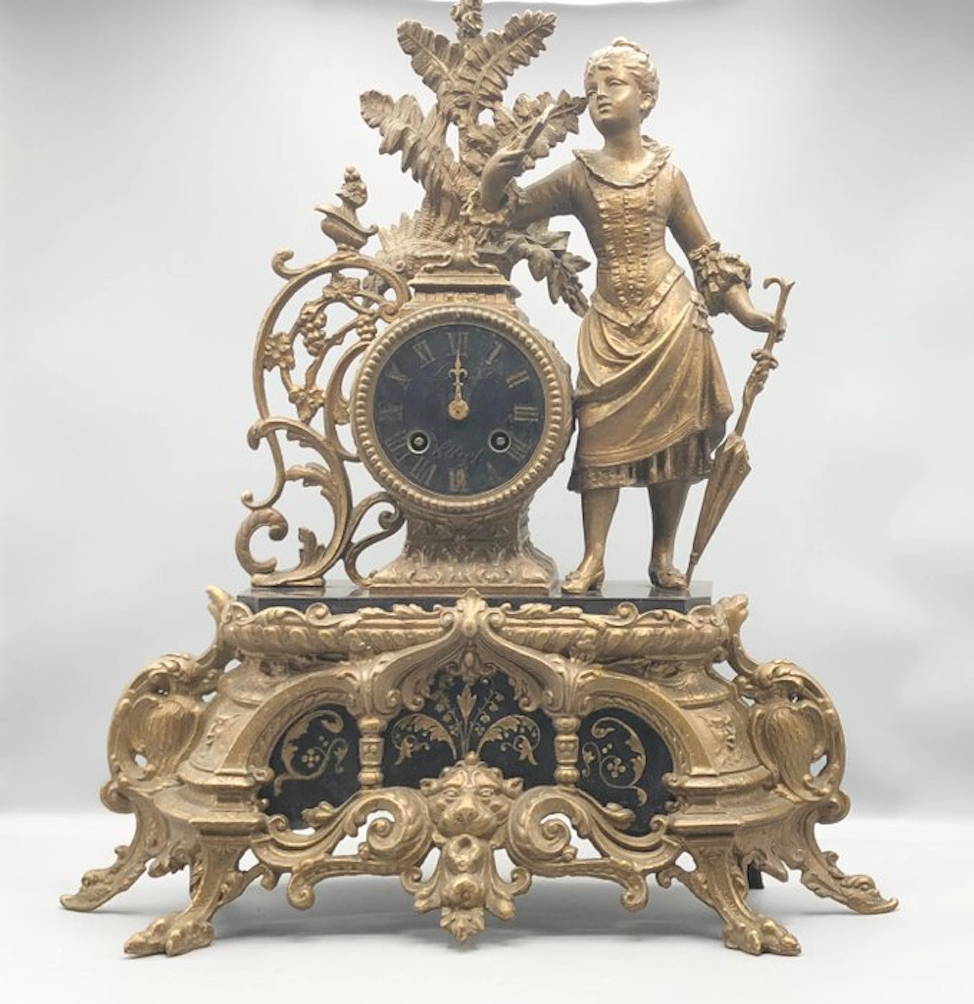 Figural mantel clock Napoleon III Spelter - 1850-1900