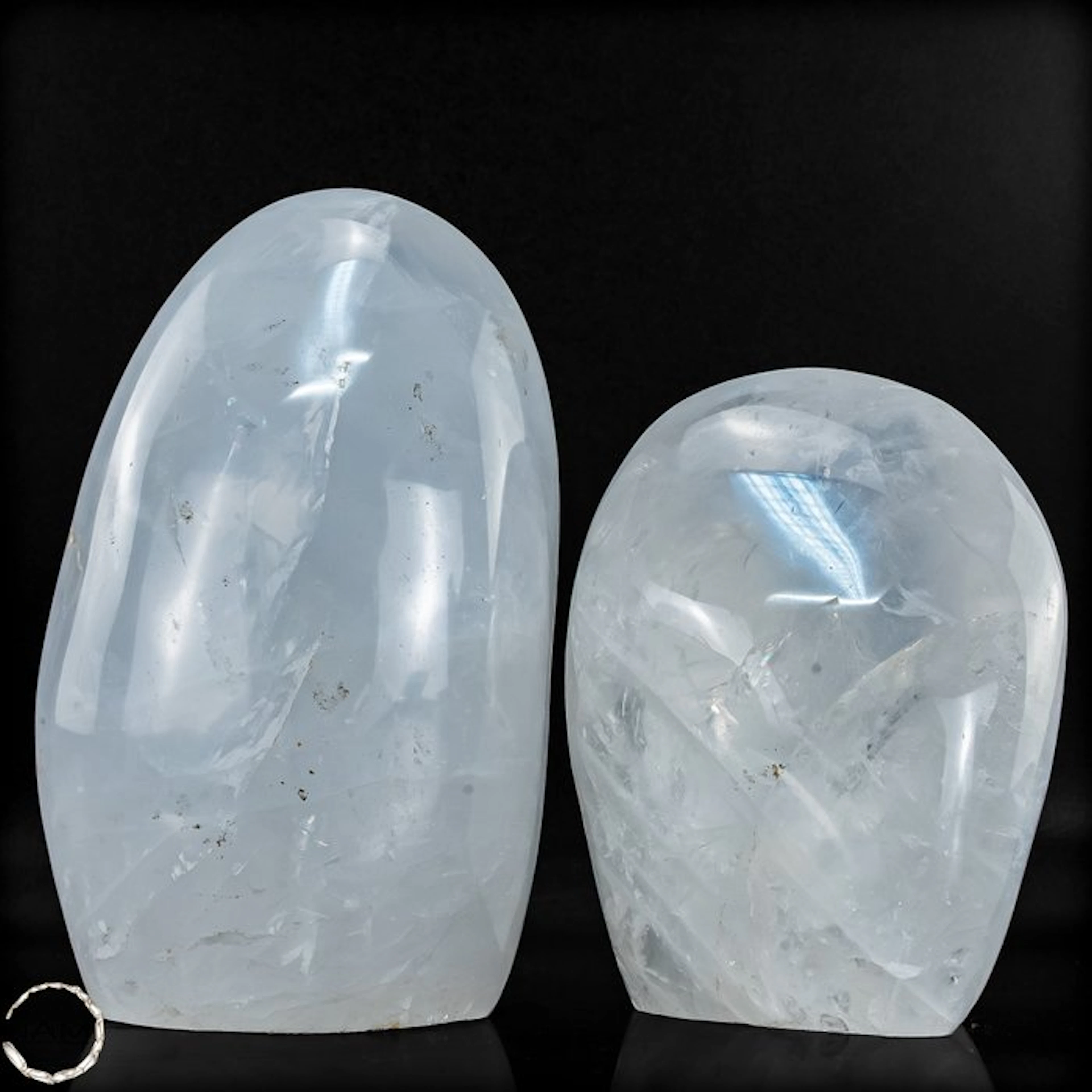 Elegant rock crystal freeform set – hand-polished quartz...