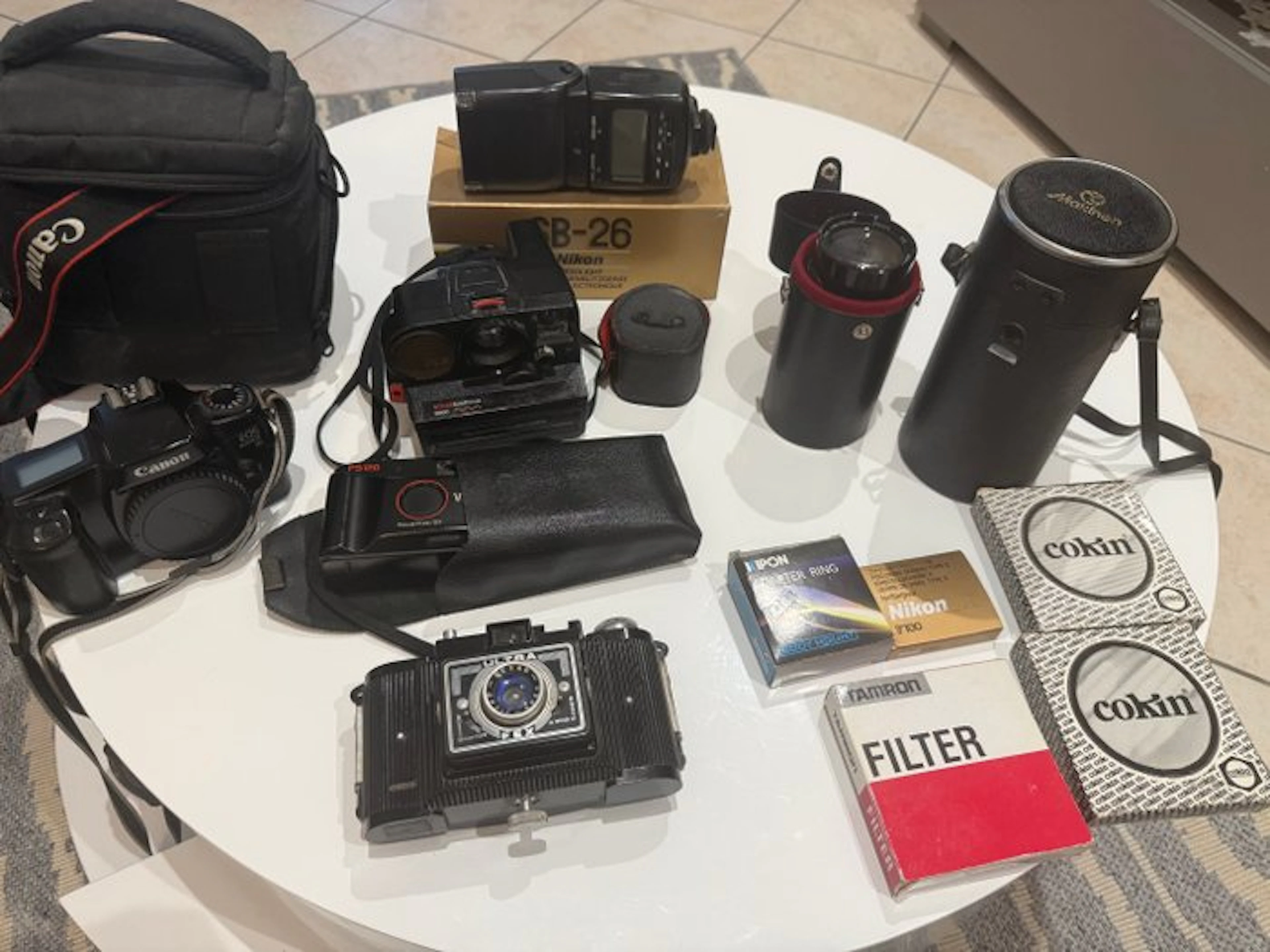 Canon, Nikon