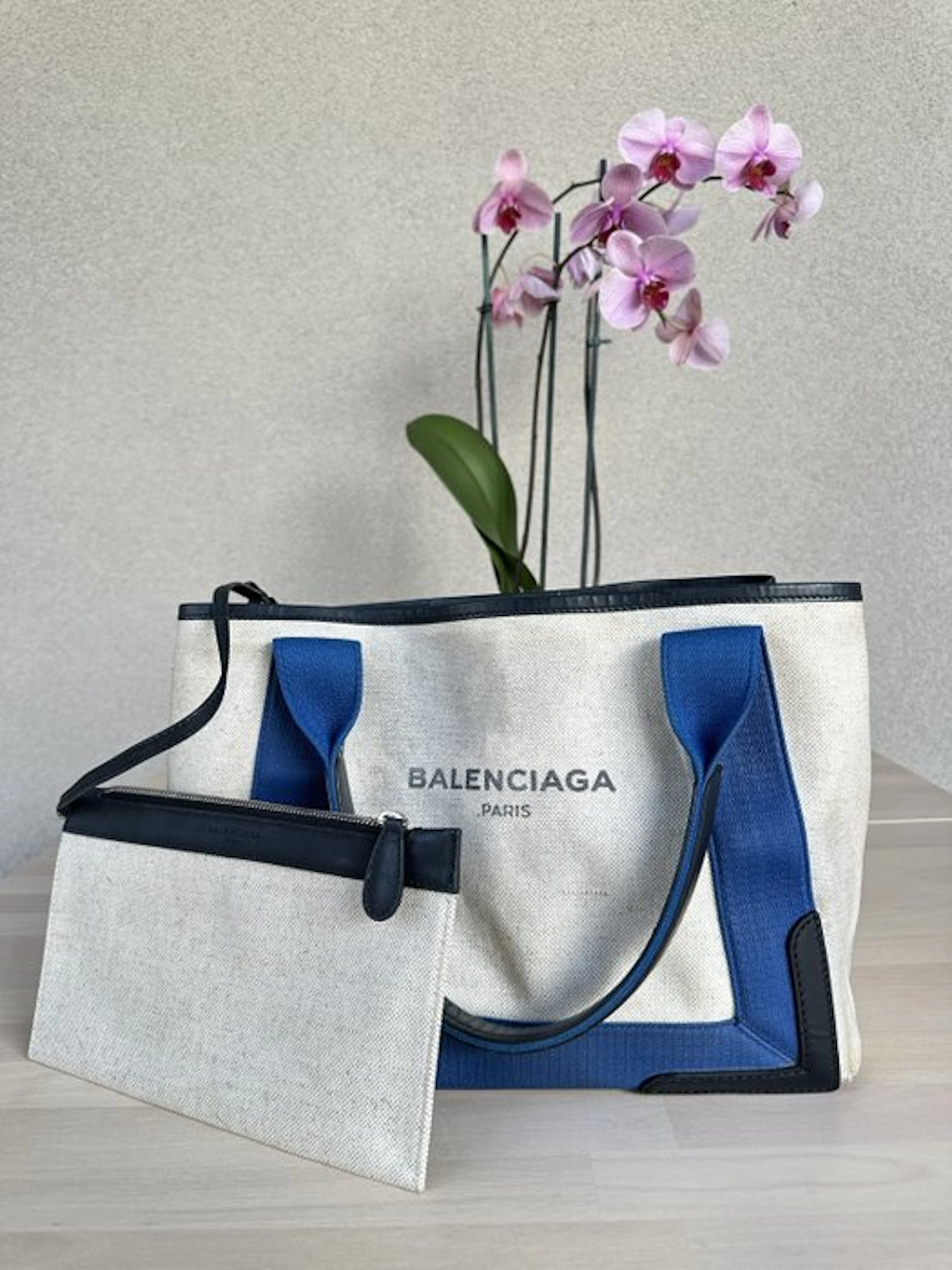 Balenciaga - Navy Cabas - Shoulder bag