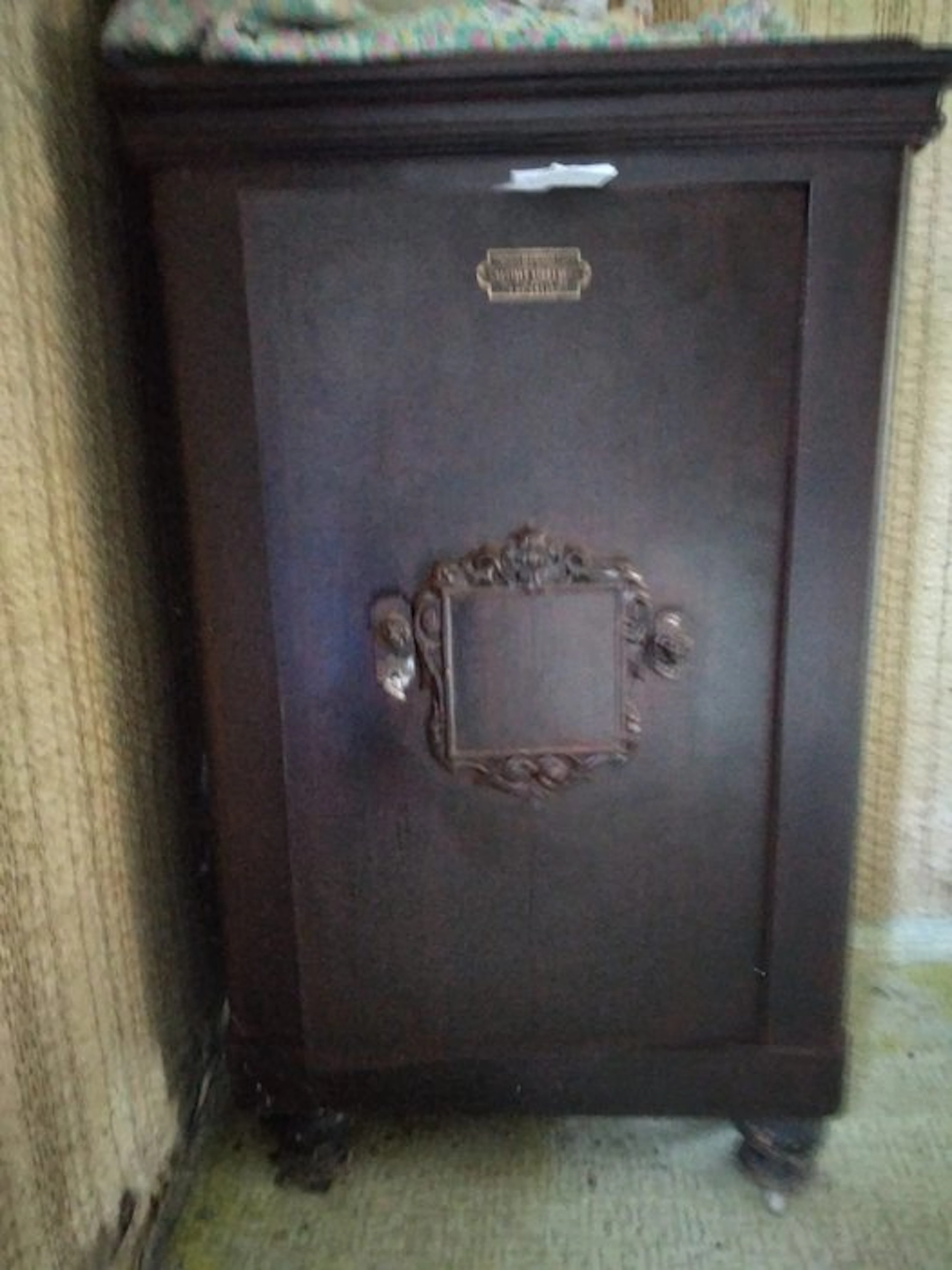 Gustave story - Gustave story - Strongbox - Steel - Antique cast-iron safe