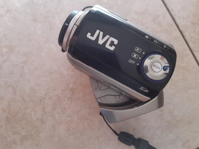 JVC Everio GZ-MC200E Digital video camera