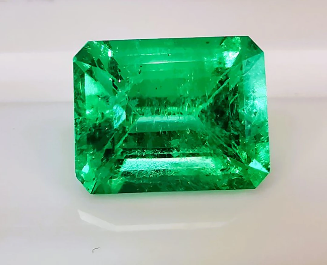 No reserve price - 1 pcs Green Emerald - 2.01 ct...