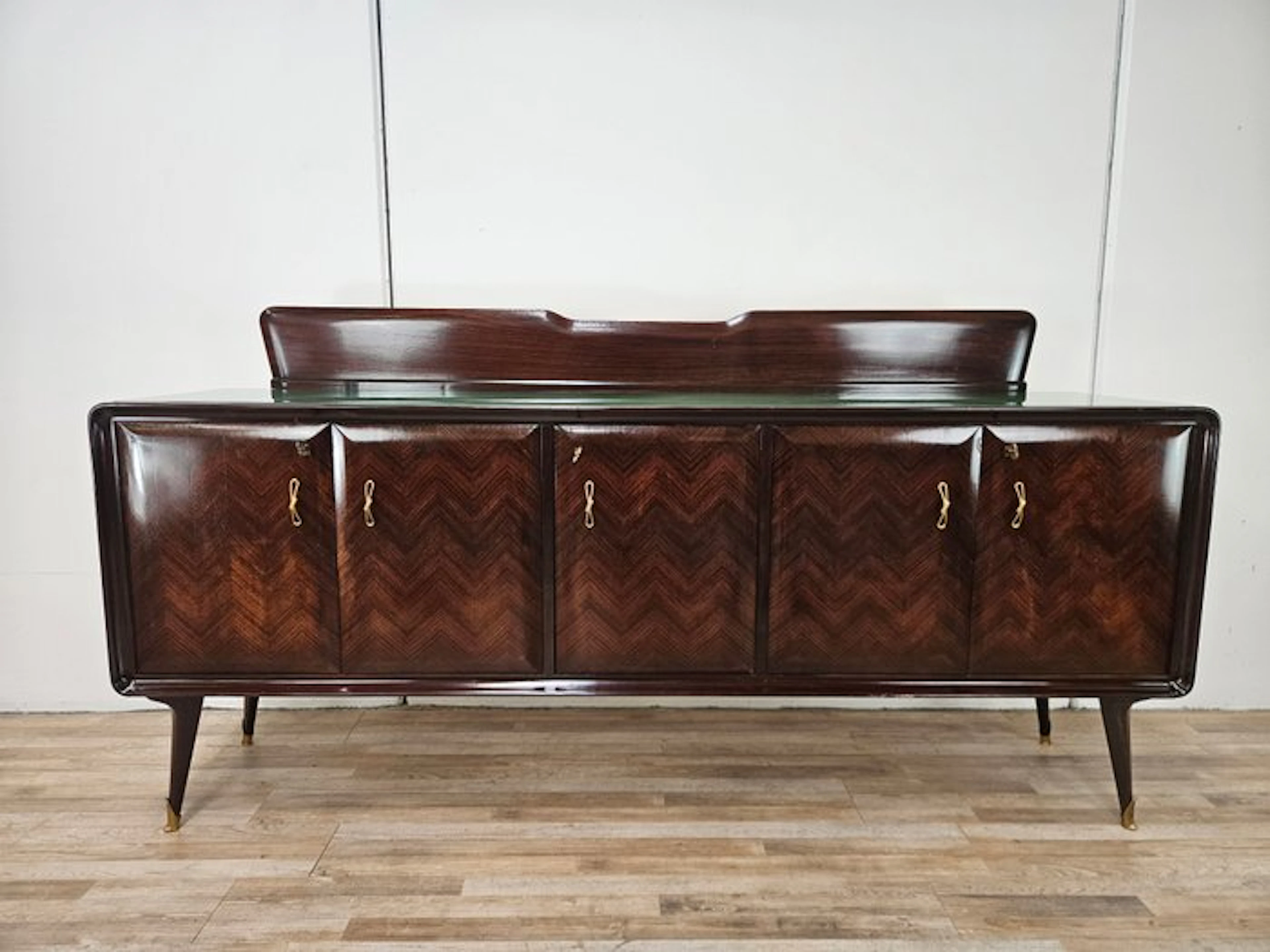 Credenza - 60s sideboard in mahogany with a glass top