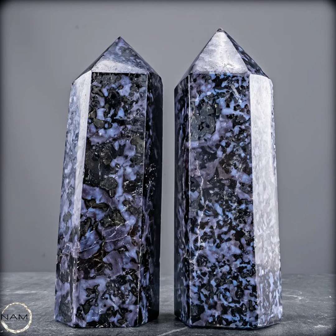 Natural Merlinit Obelisk Set – Hand-polished gemstone...